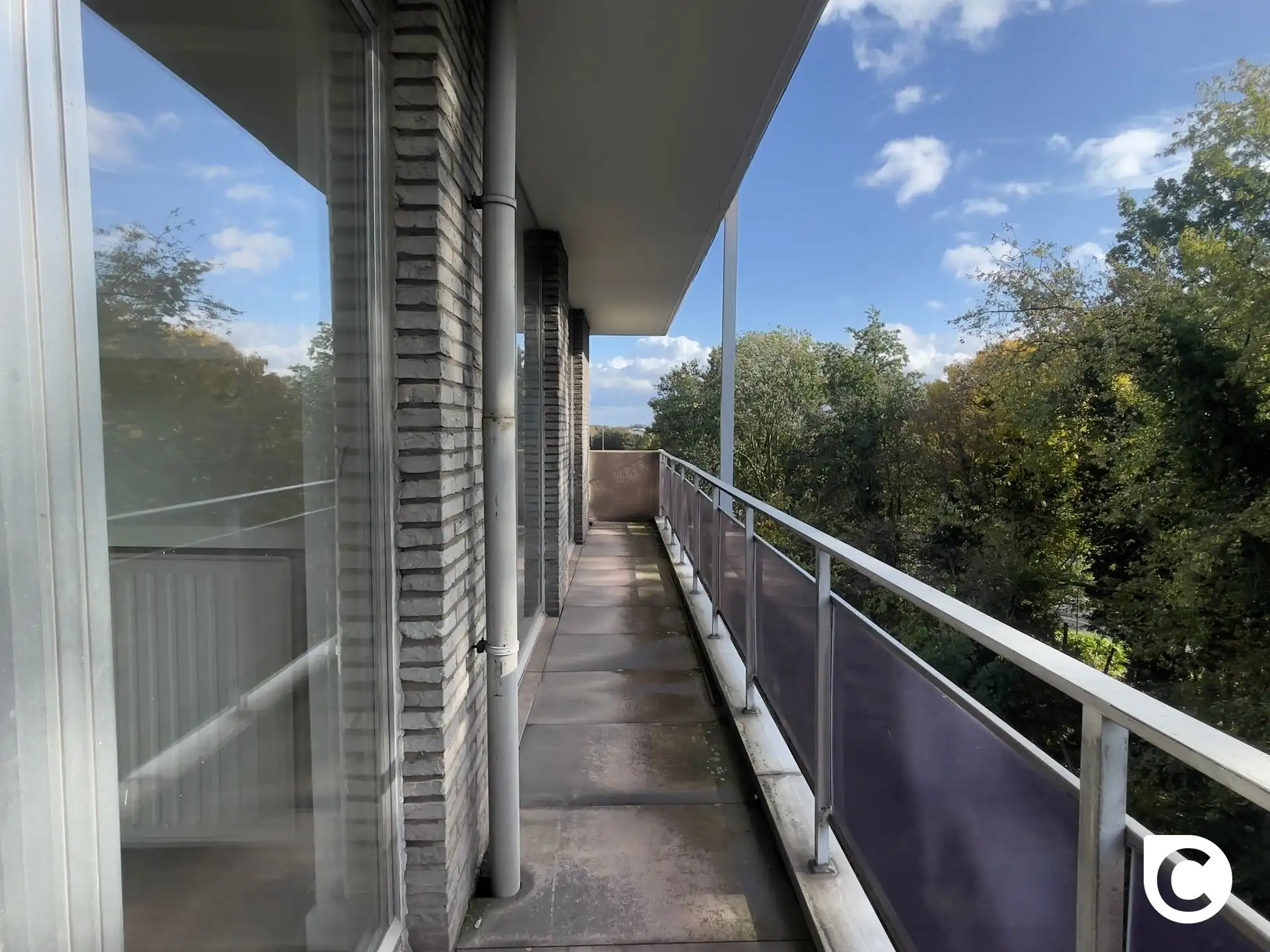 Gerenoveerd appartement met 3 slaapkamers foto 10