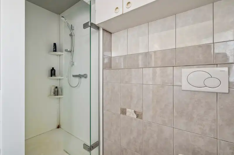 Hooglede-centrum. Stevig gebouwde half open bebouwing met 3 slaapkamers op een perceel van 250m2. Vaste huuropbrengst. foto 12