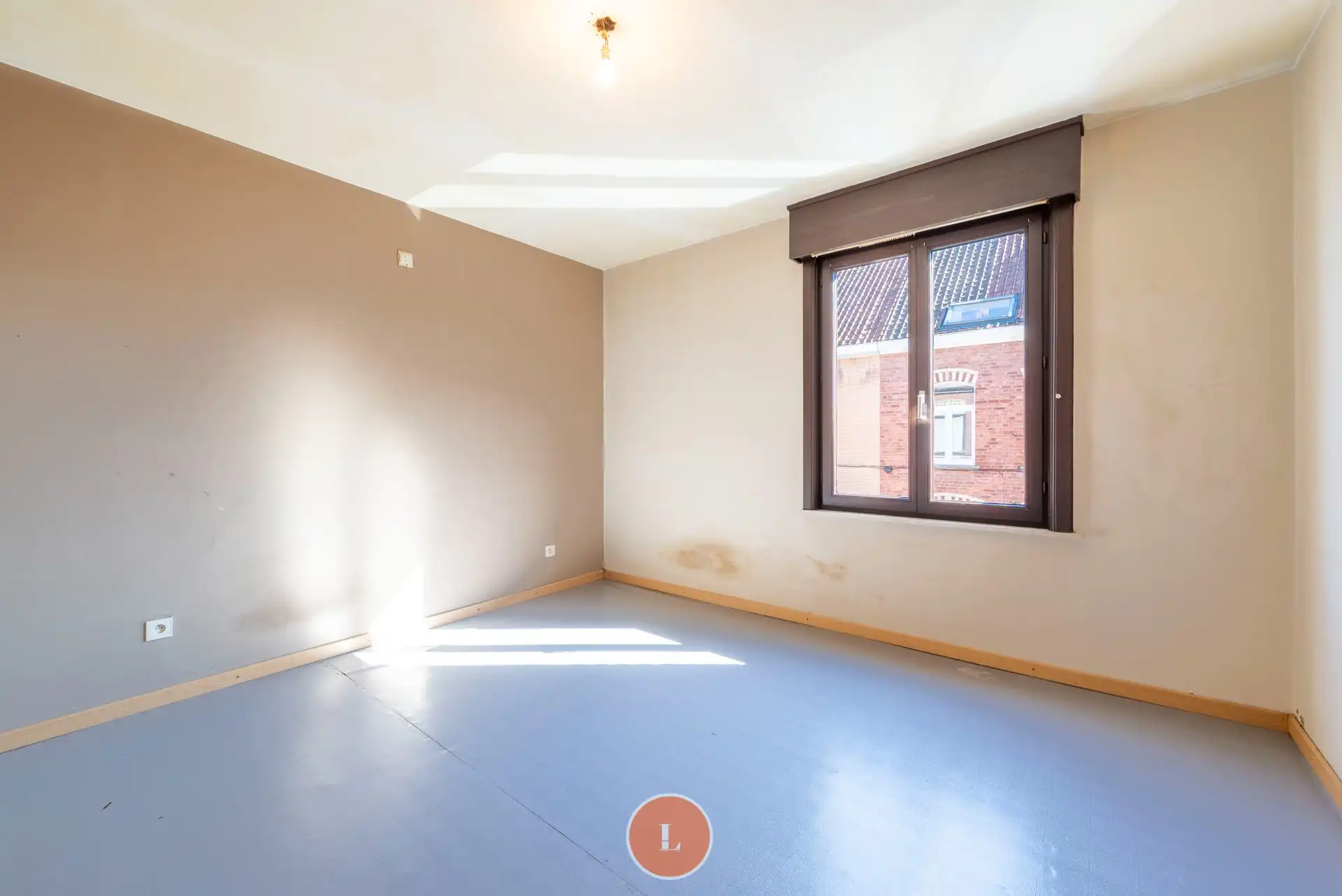 Op te frissen stadswoning met 2 slaapkamers, ruime zolder en gezellige stadstuin. foto 8