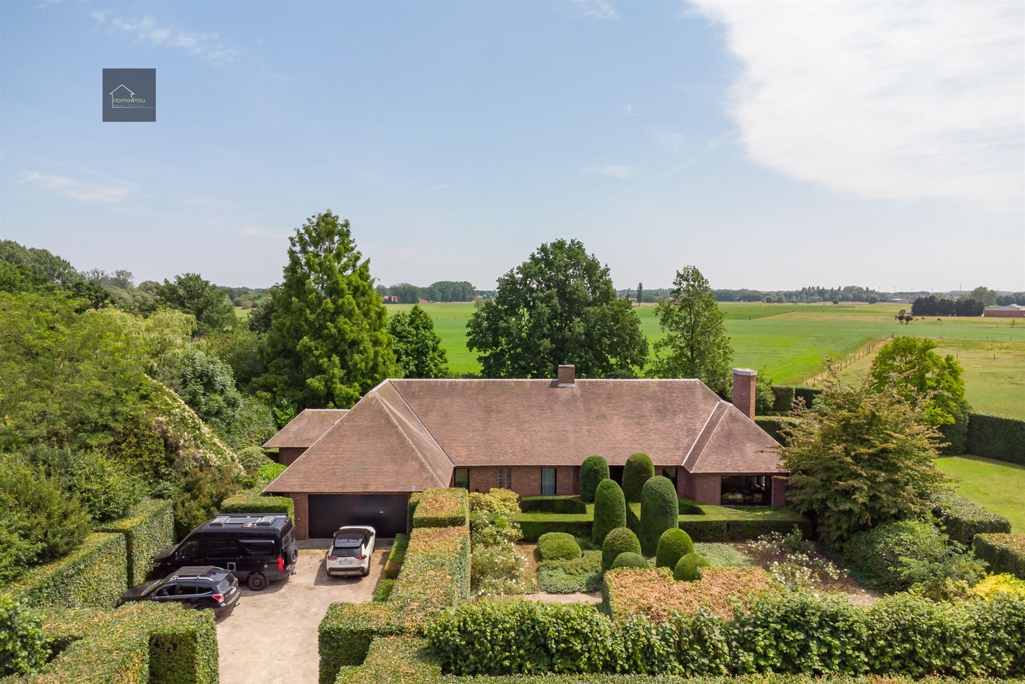 Hoofdfoto van de publicatie: Fantastische villa met indrukwekkende vergezichten te Lier