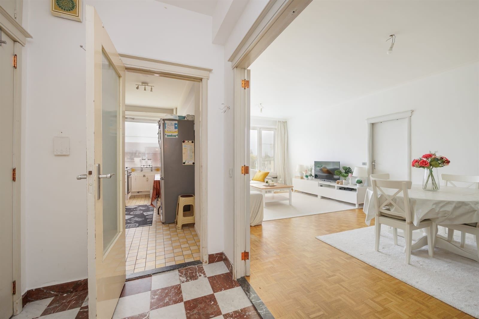 Vernieuwd 2-slaapkamerappartement met terras in Antwerpen foto 6