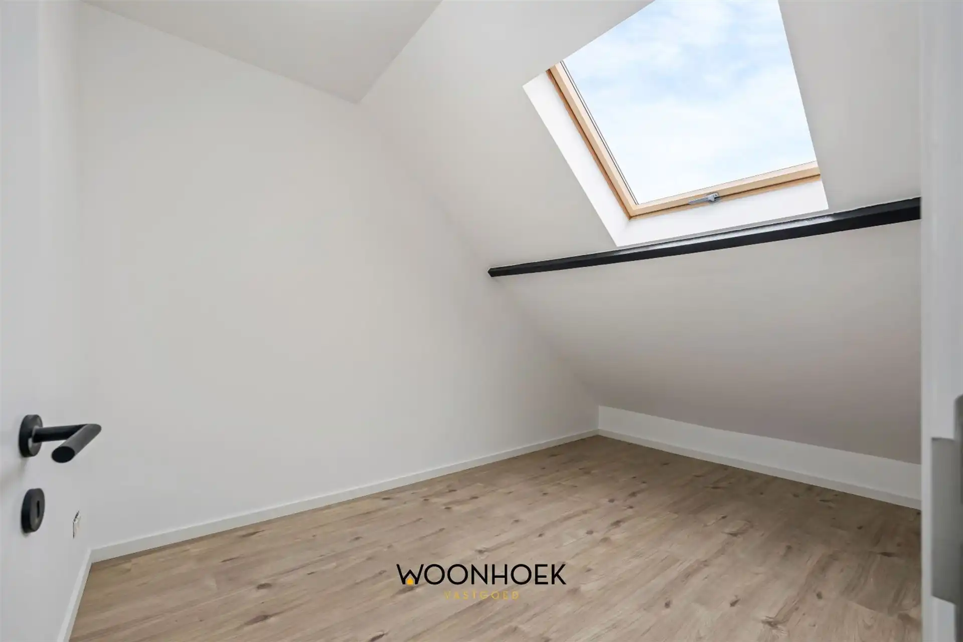 Gerenoveerde, 6-slpk woning, zonnige tuin en 2 bdkms te Sint-Niklaas! foto 17