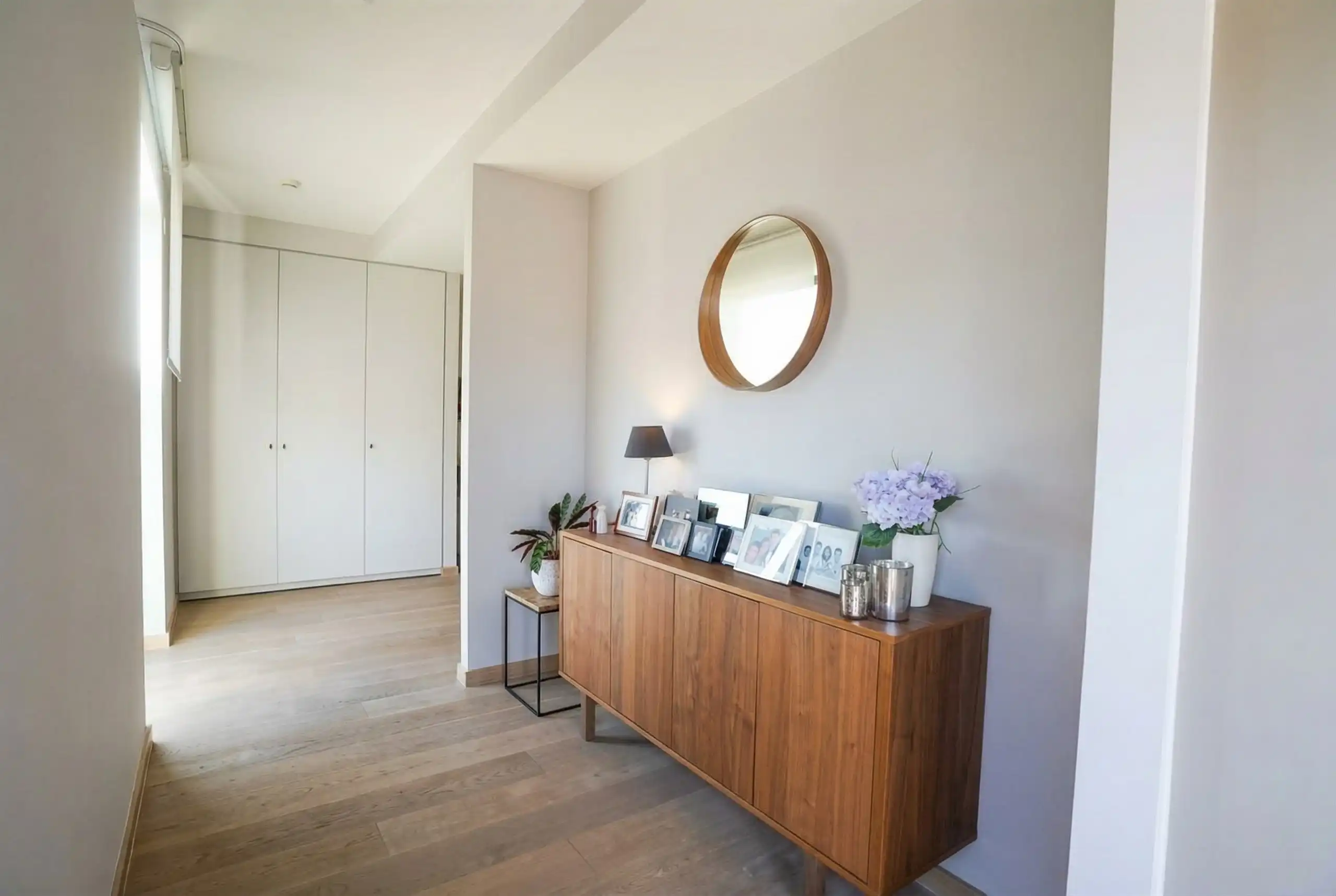 Onweerstaanbare serviceflat met grote staanplaats en terras! foto 8