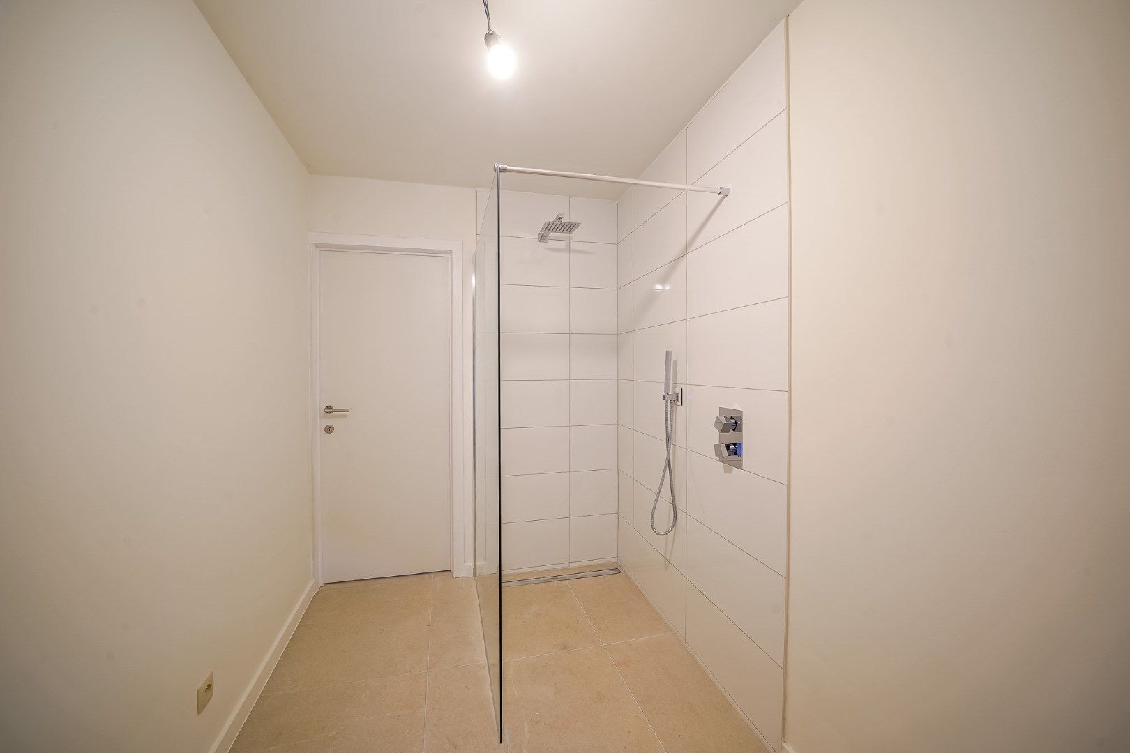 Totaal gerenoveerde woning te Huur in Zandvoorde met 3 slaapkamers en tuintje foto 18