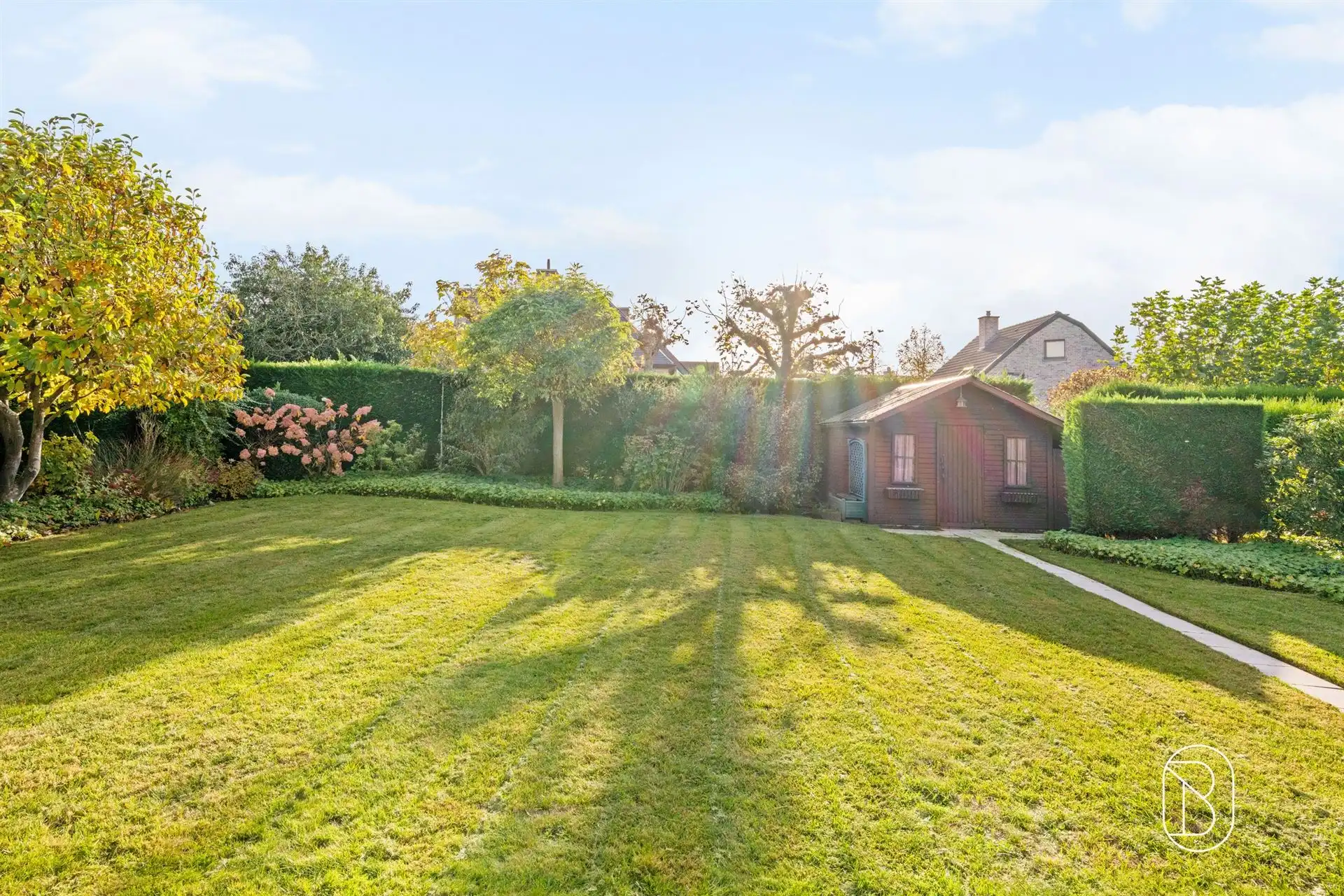 Rustig gelegen bungalow met ruime tuin foto 4