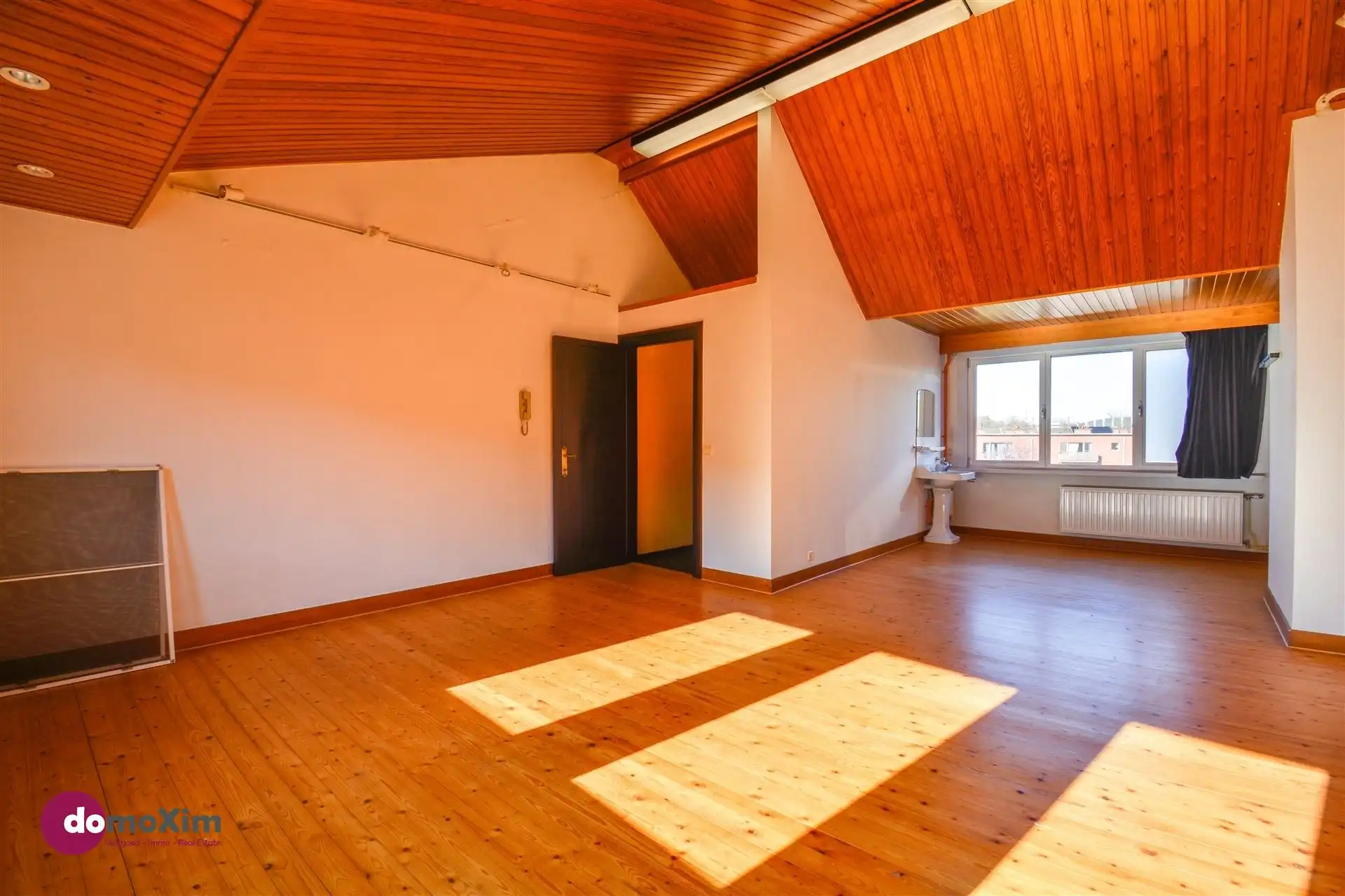 Ruime, karaktervolle stadswoning met twee garageboxen en tuin in Mechelen foto 22