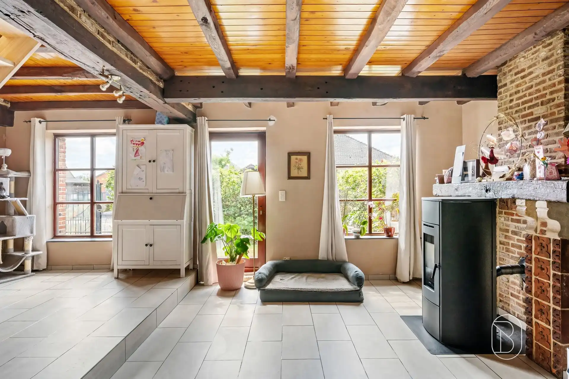 Ruime woning met 5 slpk, garage en bijgebouw op 2.279 m² foto 11