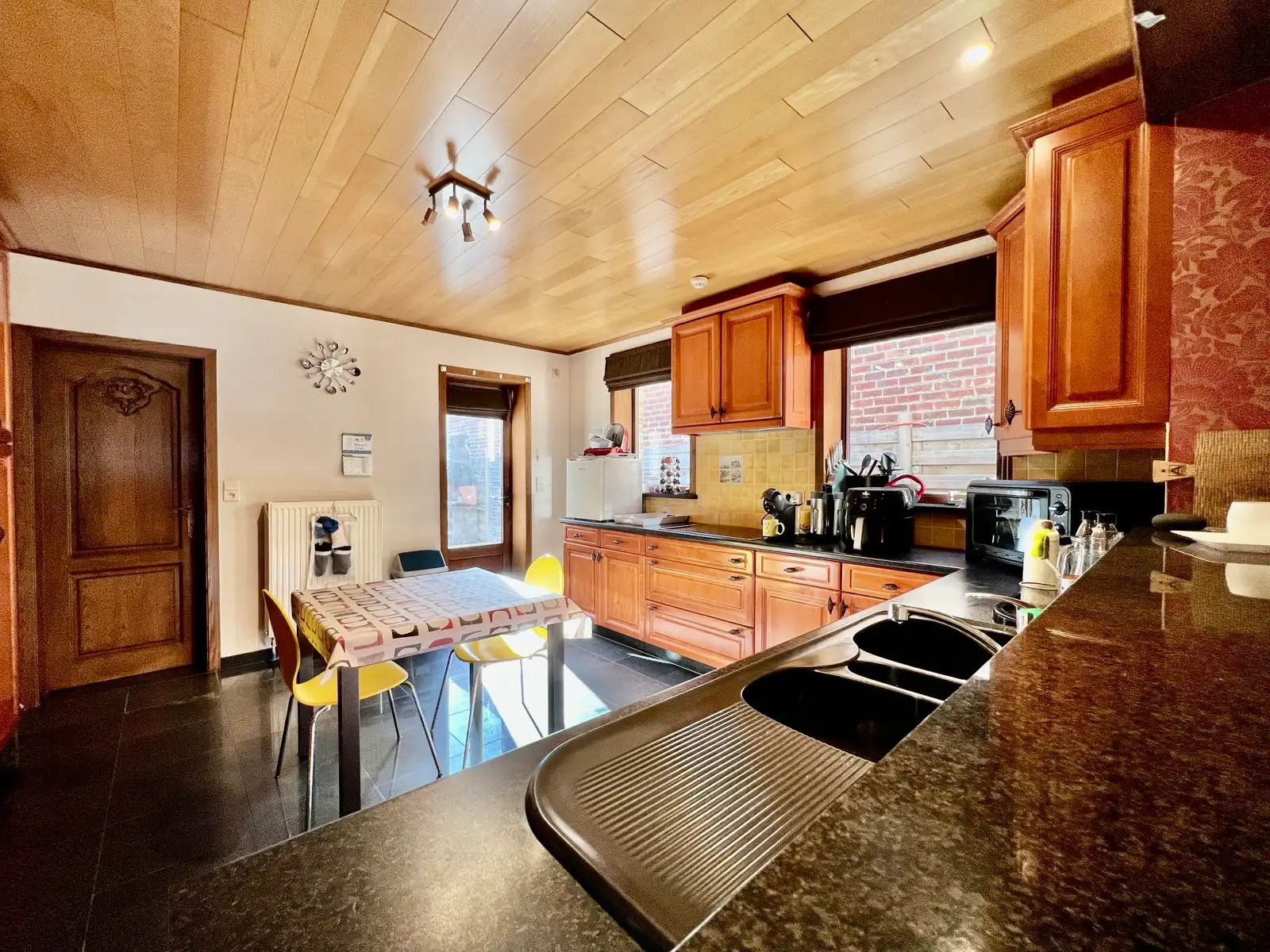 Solide woning met zeer gunstige ligging. foto 7