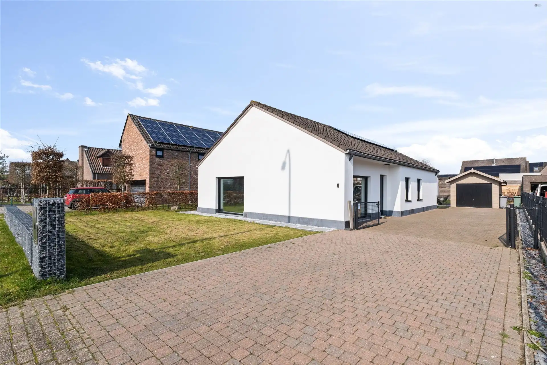 Gerenoveerde bungalow in een rustige woonwijk te Stekene foto 2