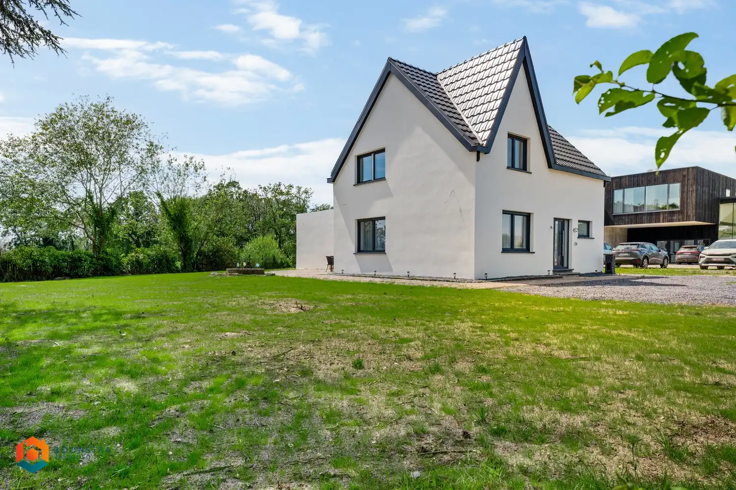 Recent gerenoveerde woning met 3 slpkrs en tuin foto 2