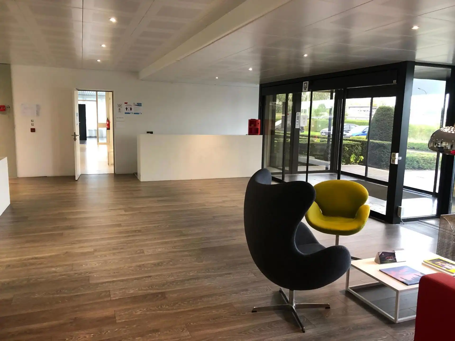 Magazijn 2.963m² met kantoren 569m²  in Temse foto 13