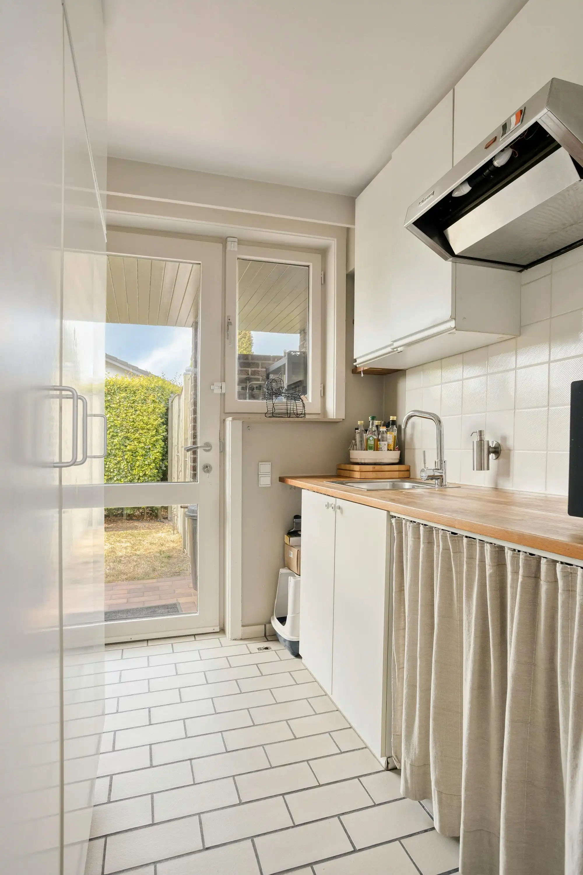 Instapklare gezinswoning met 4 slaapkamers en tuin te Kuringen foto 9