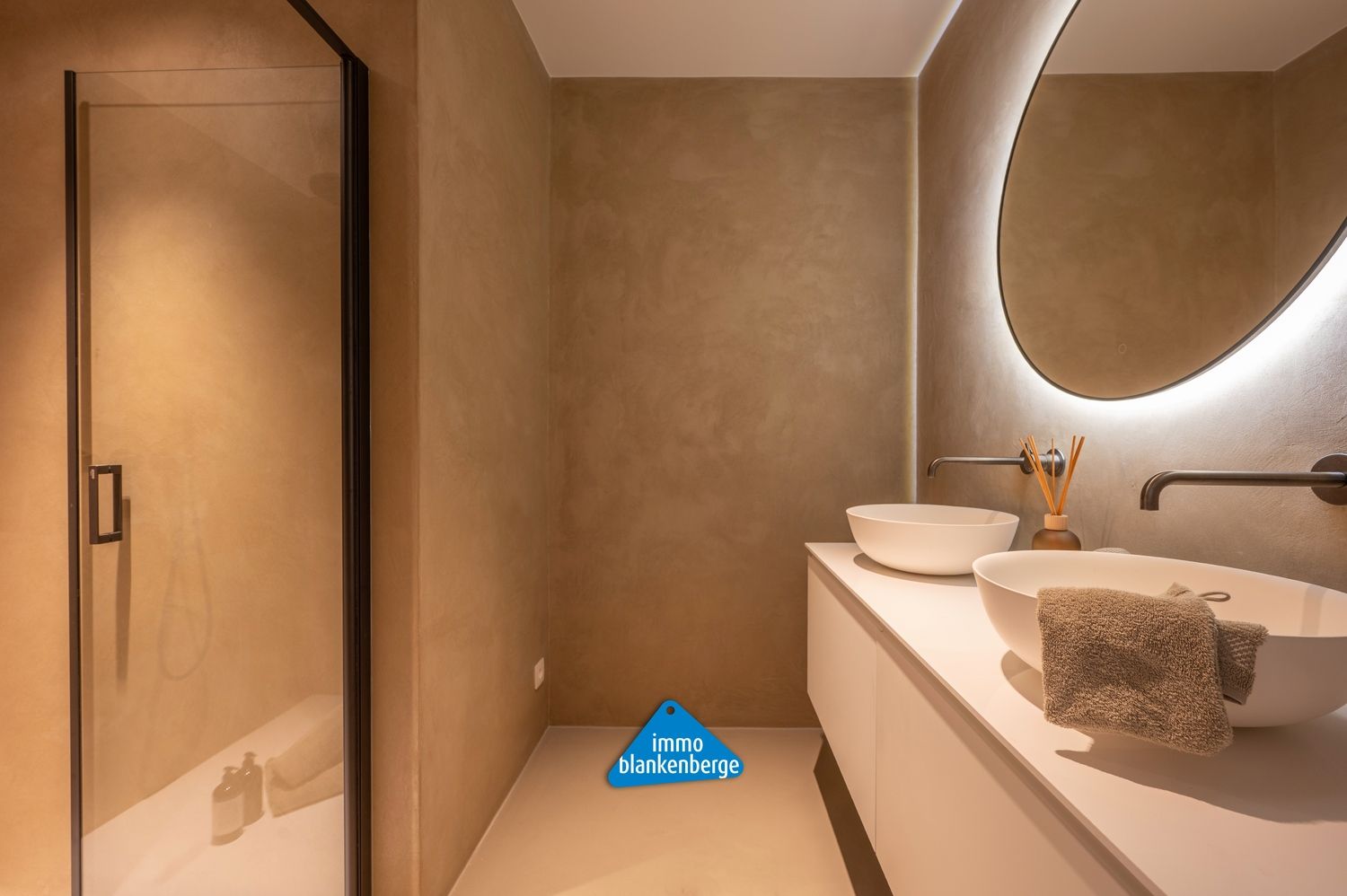 Luxeus appartement met 3 slaapkamers op de Zeedijk in Blankenberge met adembenemend zeezicht foto 17