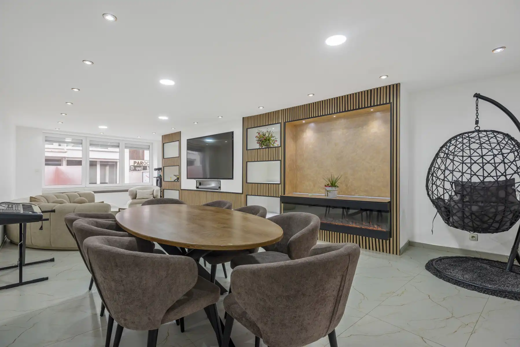 Uniek handelspand mét gerenoveerde woonst in het hart van Boom foto 5