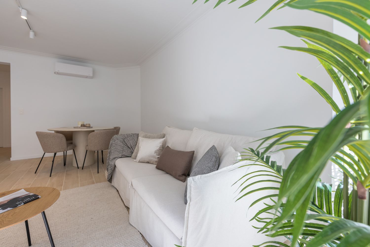 Gerenoveerd 2 slaapkamer appartement foto 4
