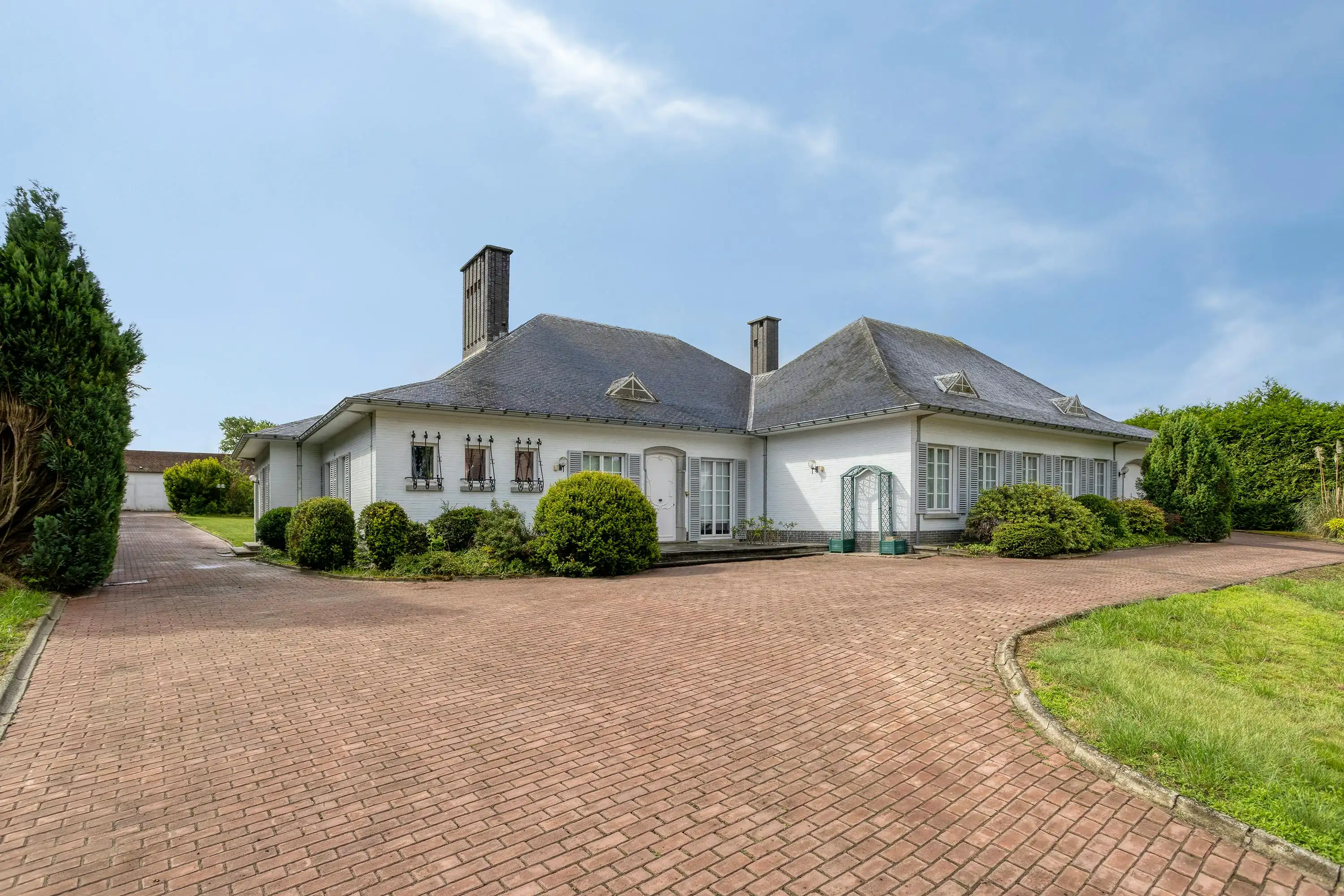 Mooi gelegen landhuis te koop in Meerbeke foto 32
