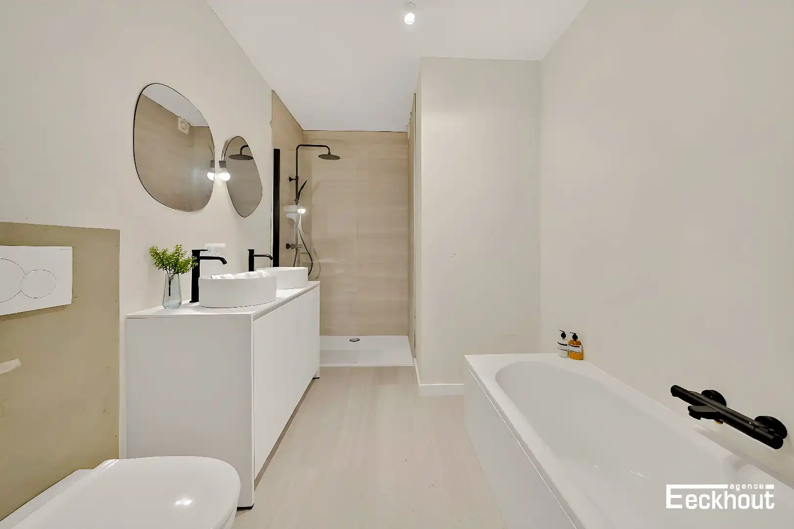 Prachtig gerenoveerd appartement met 3 slaapkamers en terrassen! foto 9