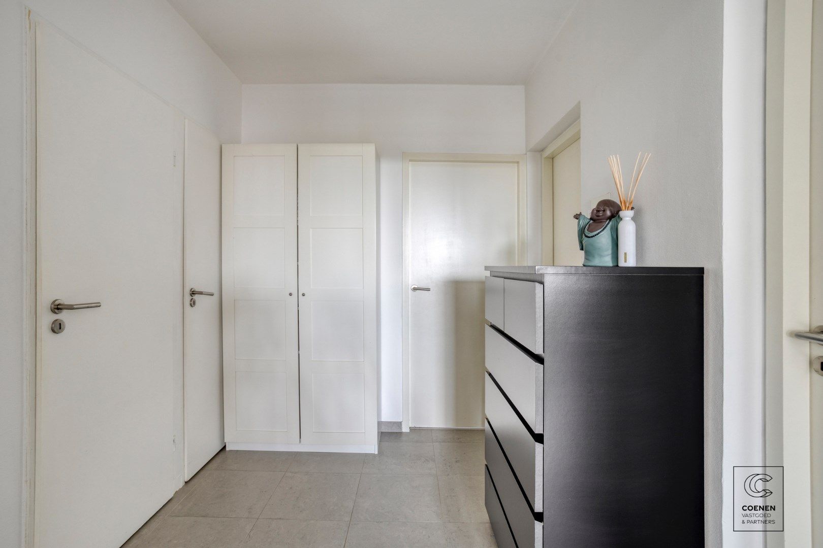 Instapklaar appartement met 2 slpk's nabij het centrum van Schoten foto 13