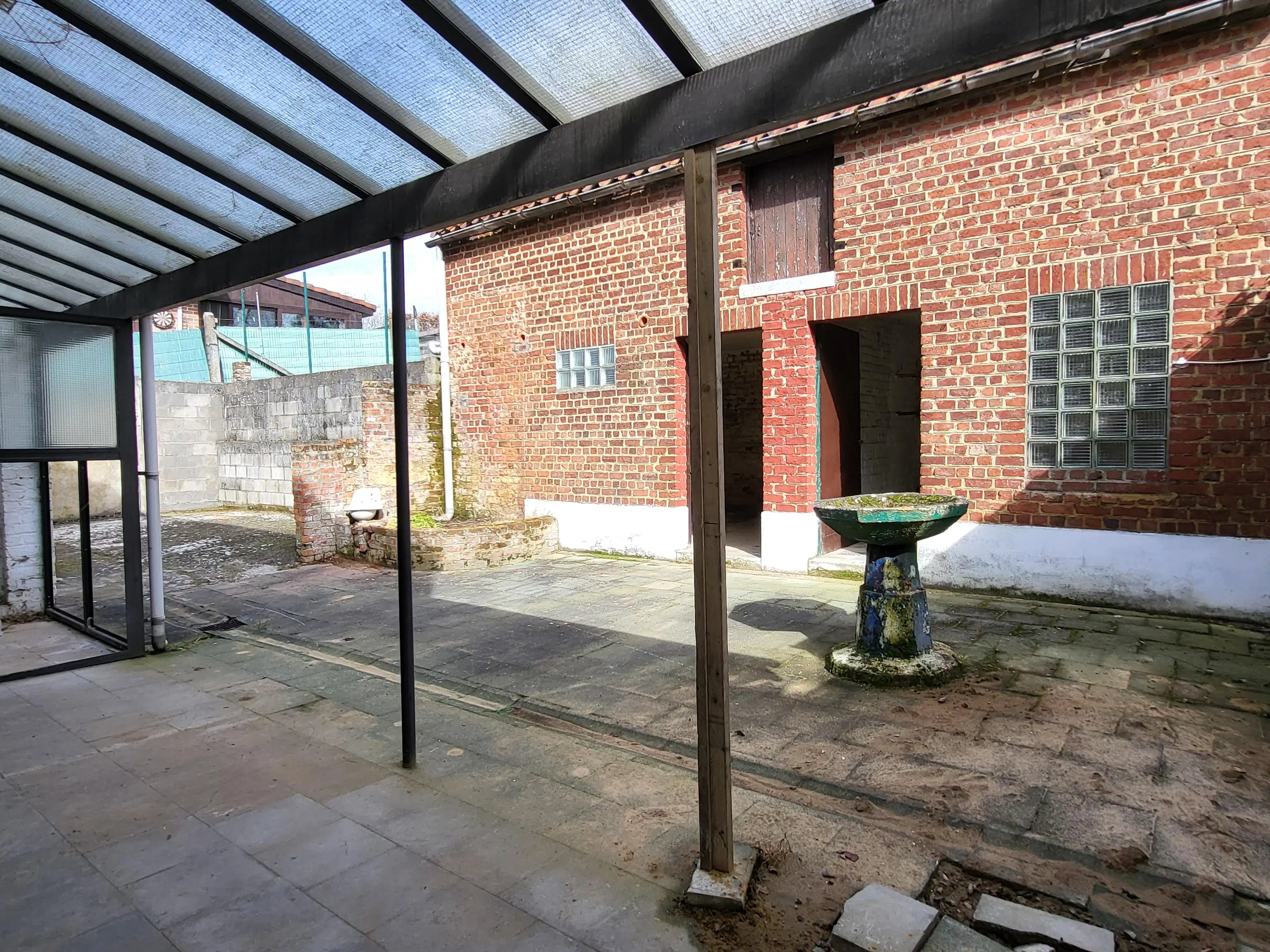 Te renoveren woning met veel charme en ruime tuin op 671 m².  foto 7