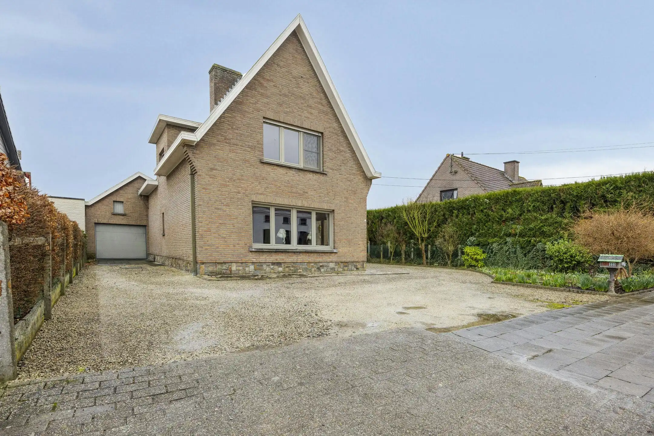 Solide gezinswoning met grote tuin te koop in Oudenaarde foto 9