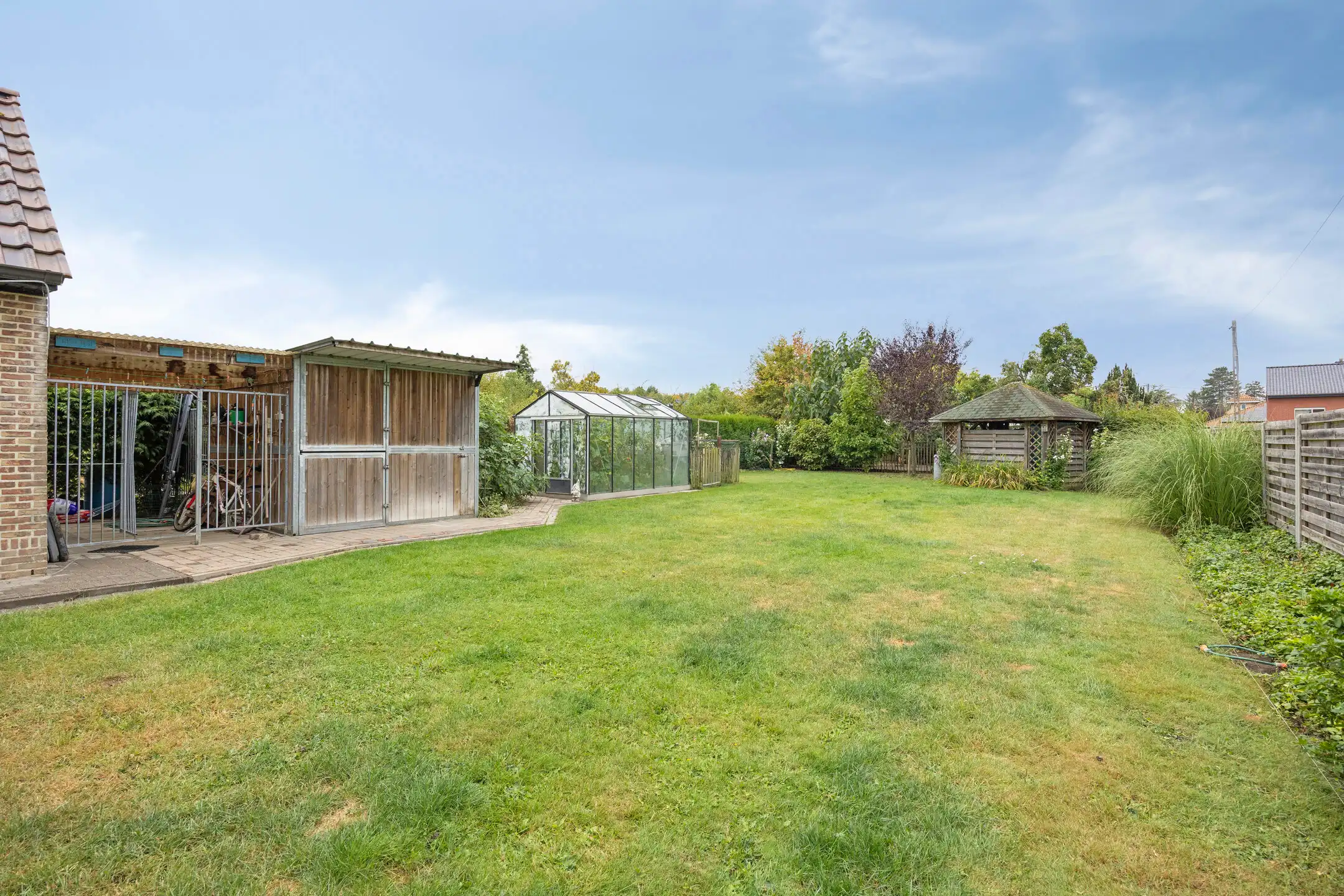 Instapklare vrijstaande woning op ruim perceel foto 23