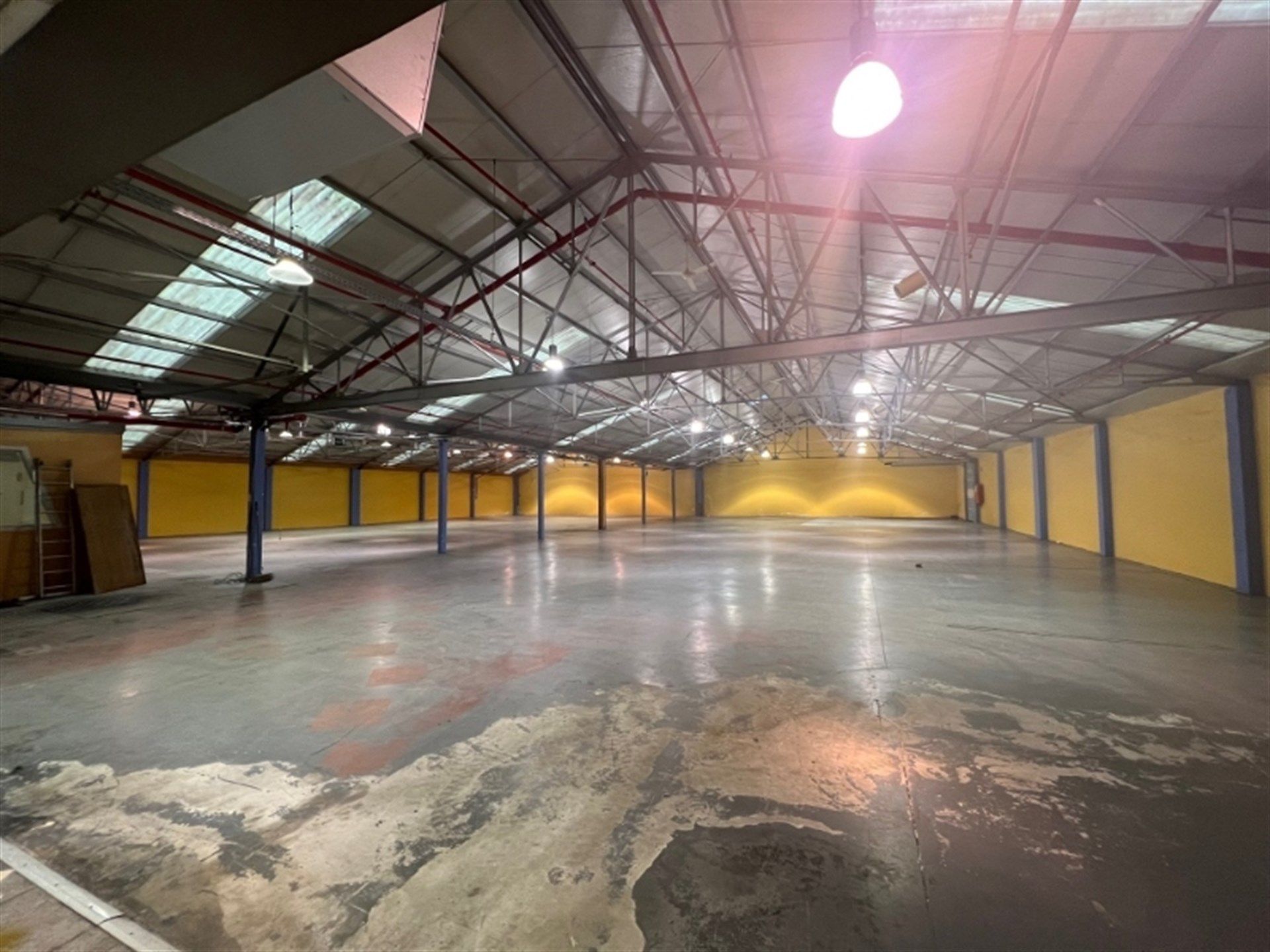 Te huur POP-UP Baanwinkel op verbindingsweg te Ninove. foto 2