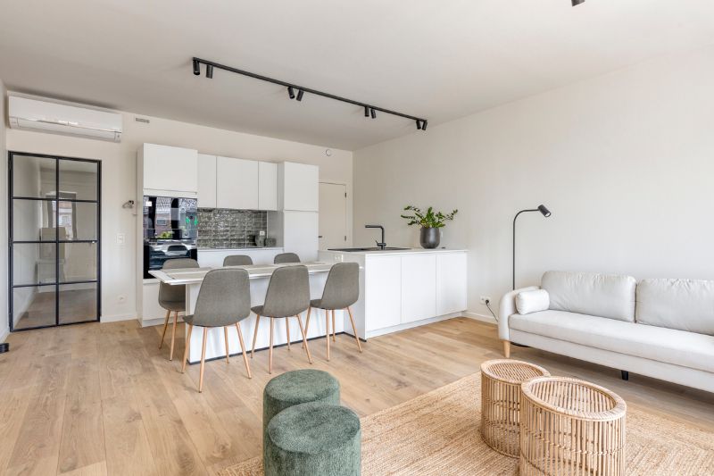 Stijlvol appartement te koop in hartje Zeveneken! foto 3