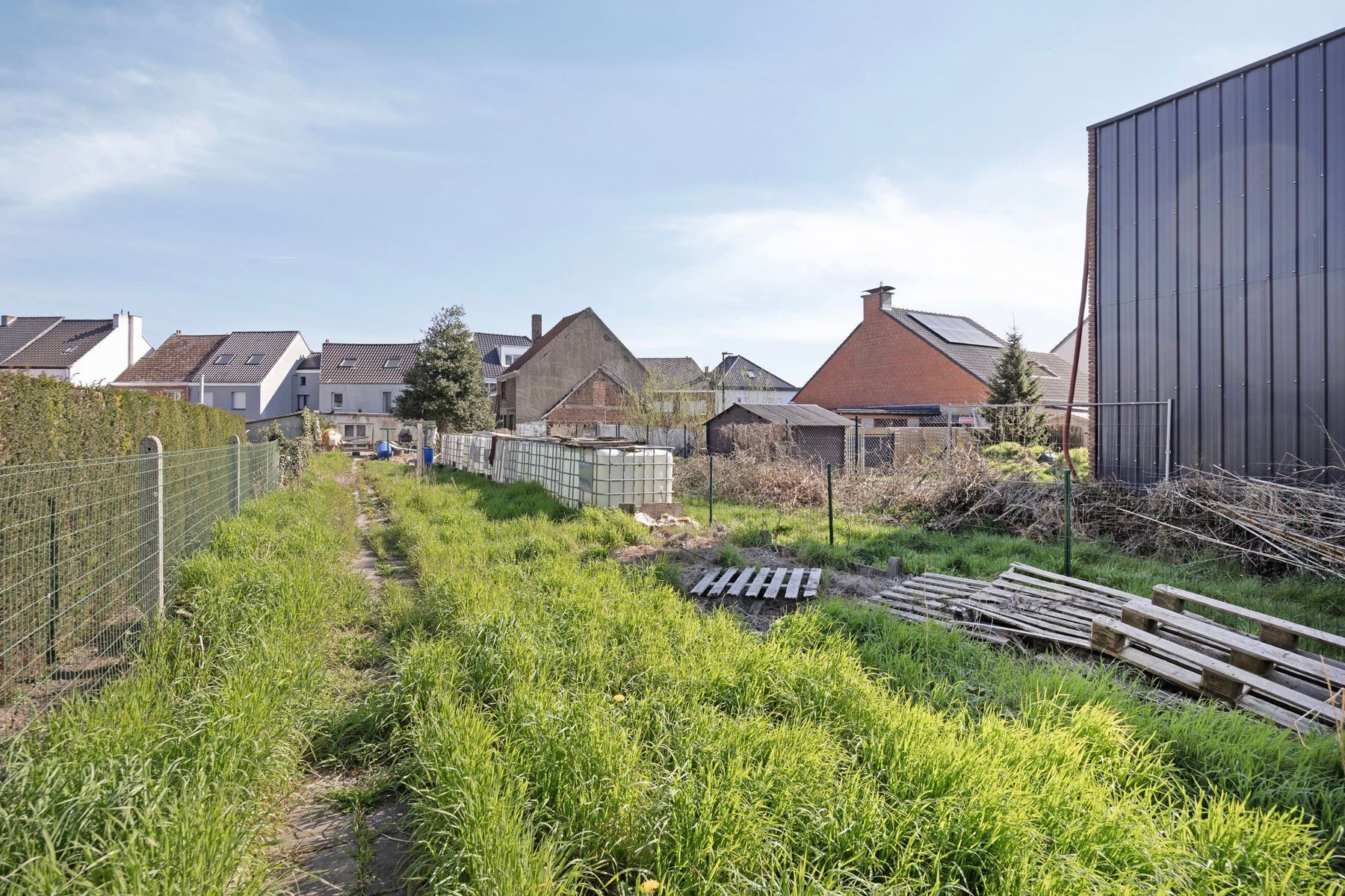 Instapklare halfopen bebouwing met vijf slaapkamers foto 27