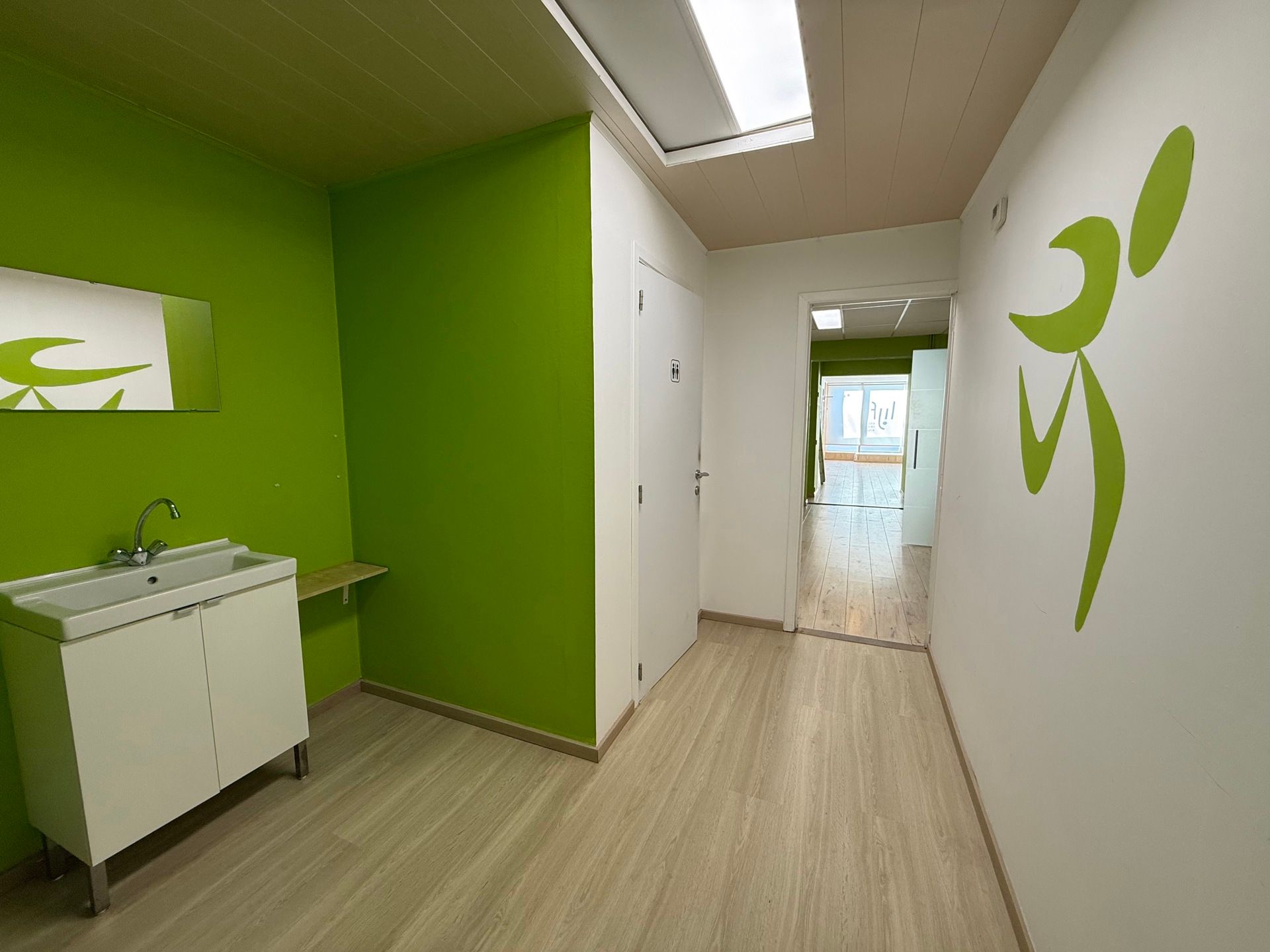 Te renoveren handelspand + appartement + loods foto 5