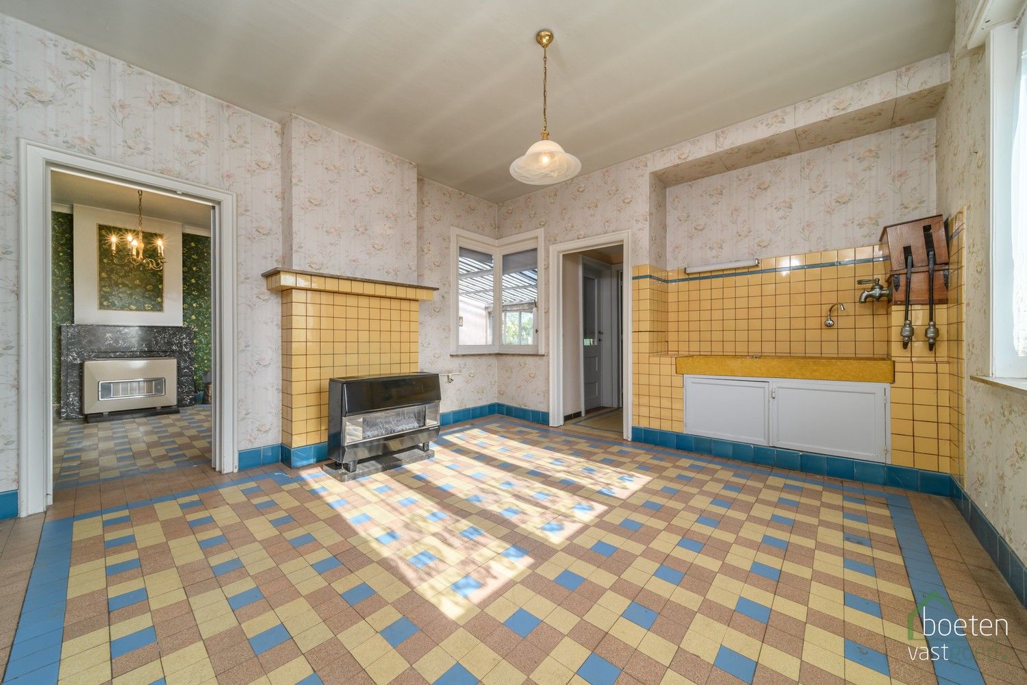 Alveringem: woonhuis op mooie centrale ligging, met een zalige diepe tuin op 834m² grondoppervlakte, renovatieproject met heel wat potentieel! foto 8