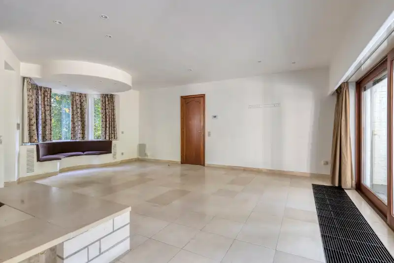 Villa met bewoonbare oppervlakte van 350m2 prachtig en rustig gelegen op perceel van 18a14 nabij het centrum van Bonheiden. foto 18