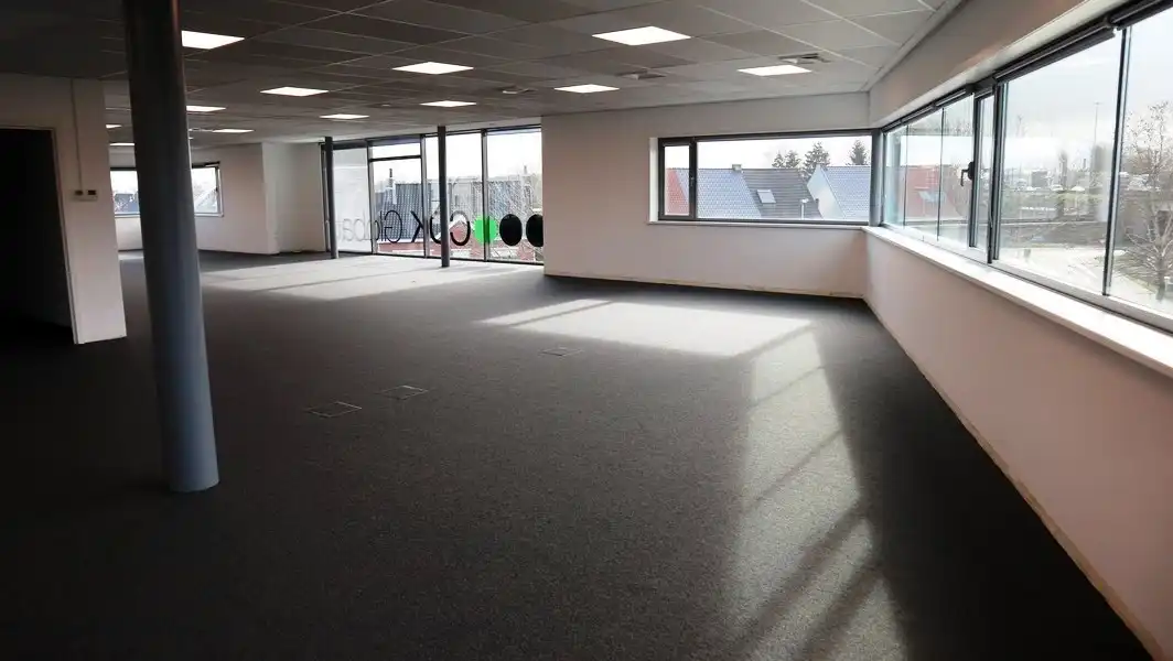 Strategisch gelegen eigentijdse kantoren te huur in Merelbeke-Melle foto 12