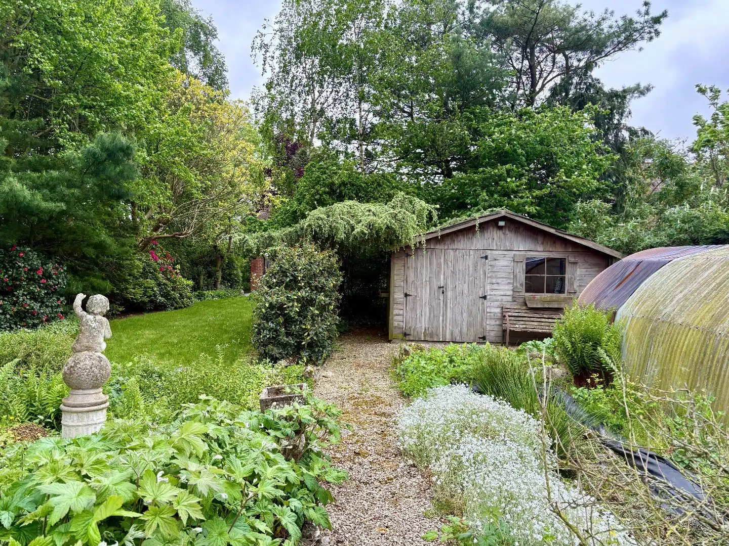 Te renoveren gelijkvloerse villa op 954 m² met landelijke verzichten te Bavikhove. foto 19