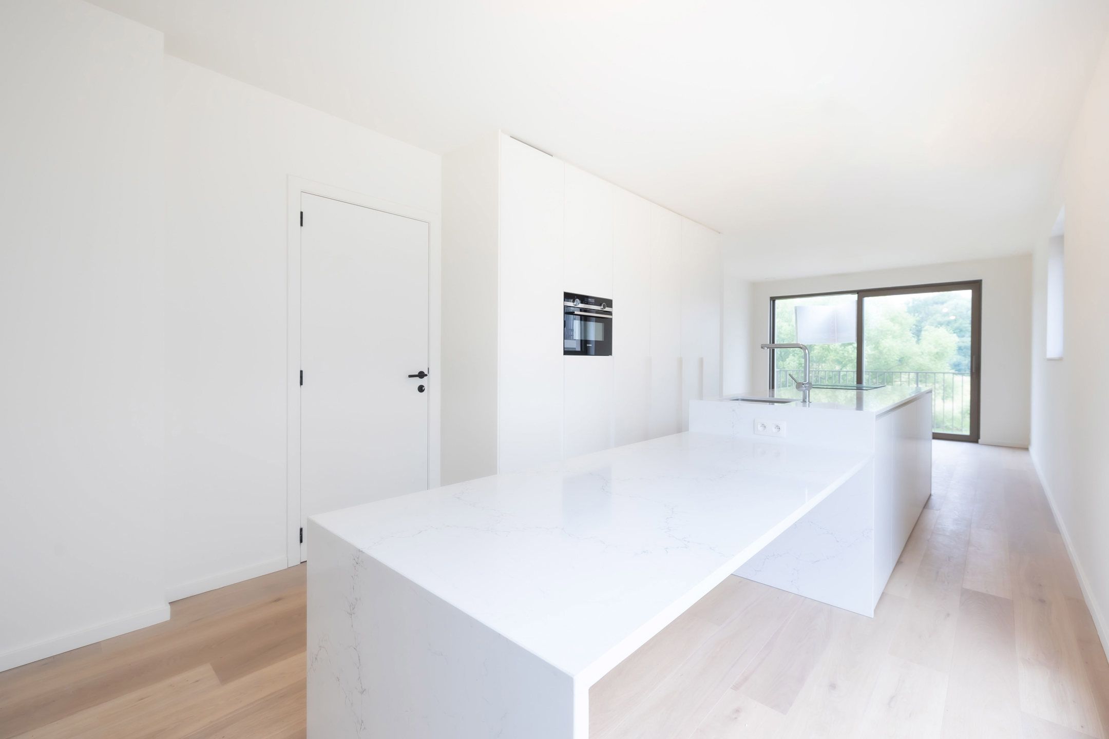 Prachtig nieuw appartement 2 slaapkamers + 3 terrassen  foto 2