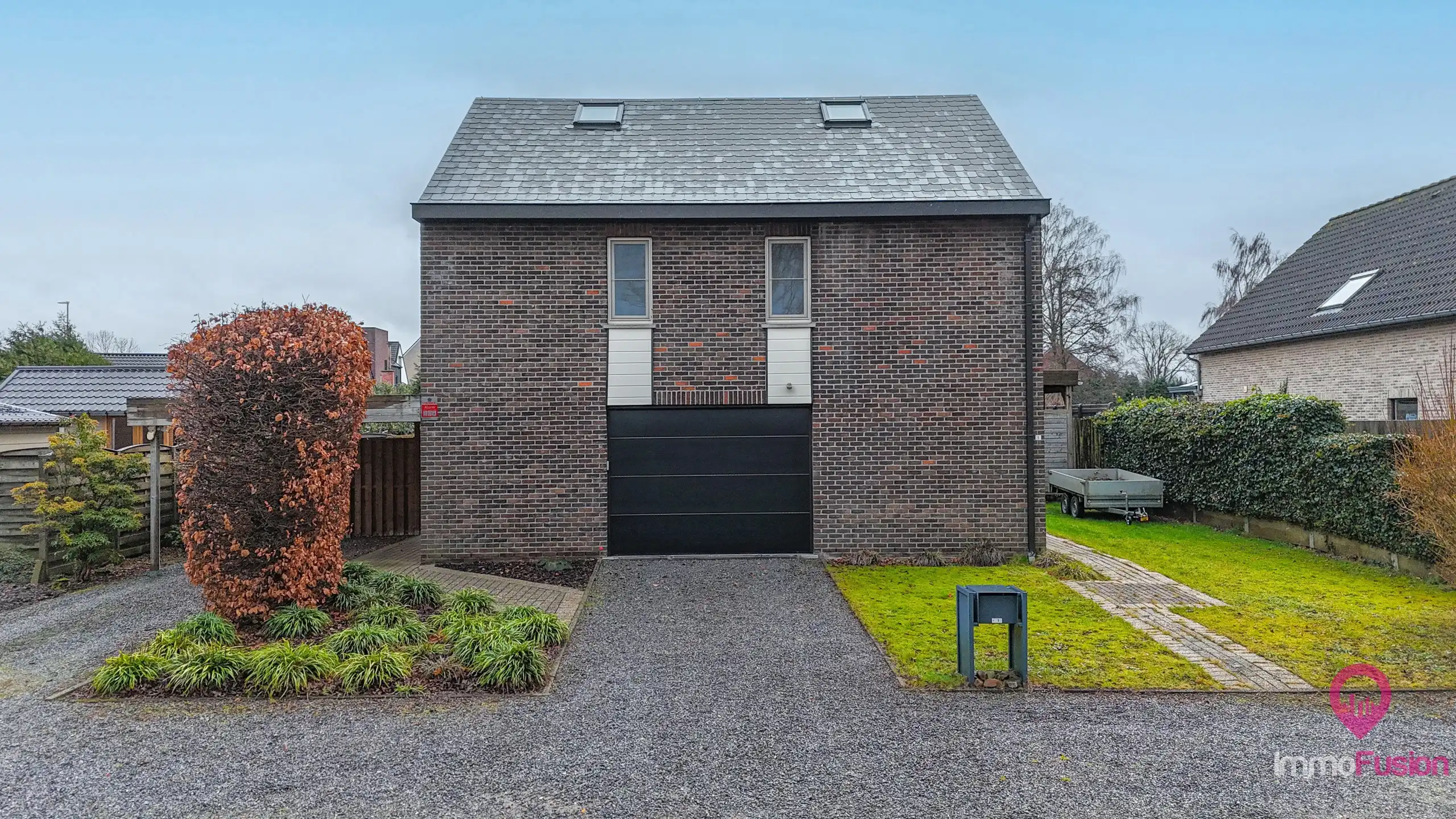 Ruime instapklare open bebouwing met 2 badkamers op 9a grond foto 48