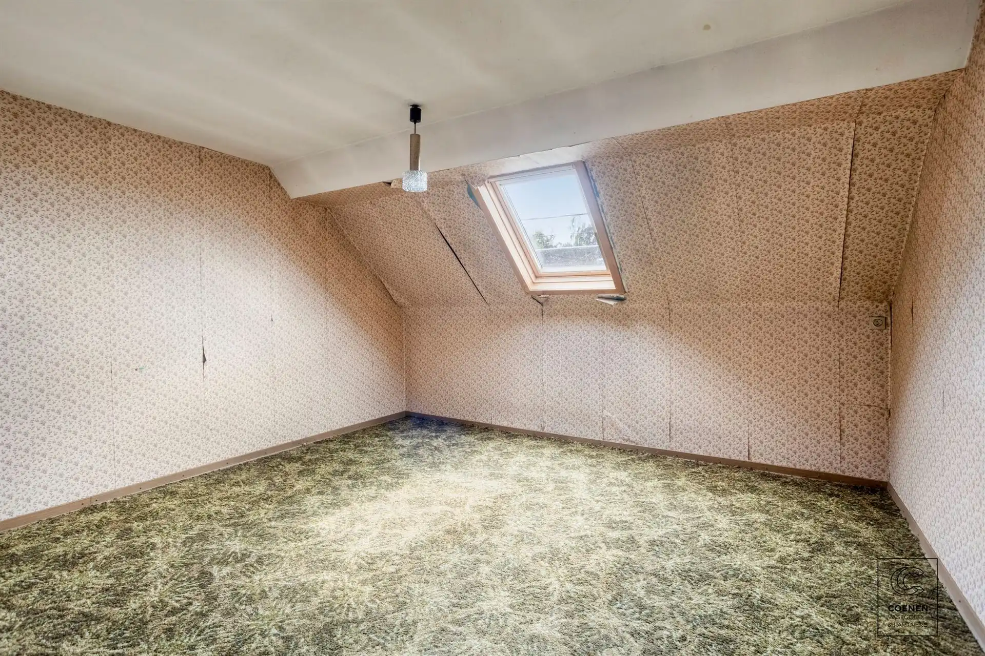 Zeer ruime HOB met schitterende tuin op een toplocatie foto 17