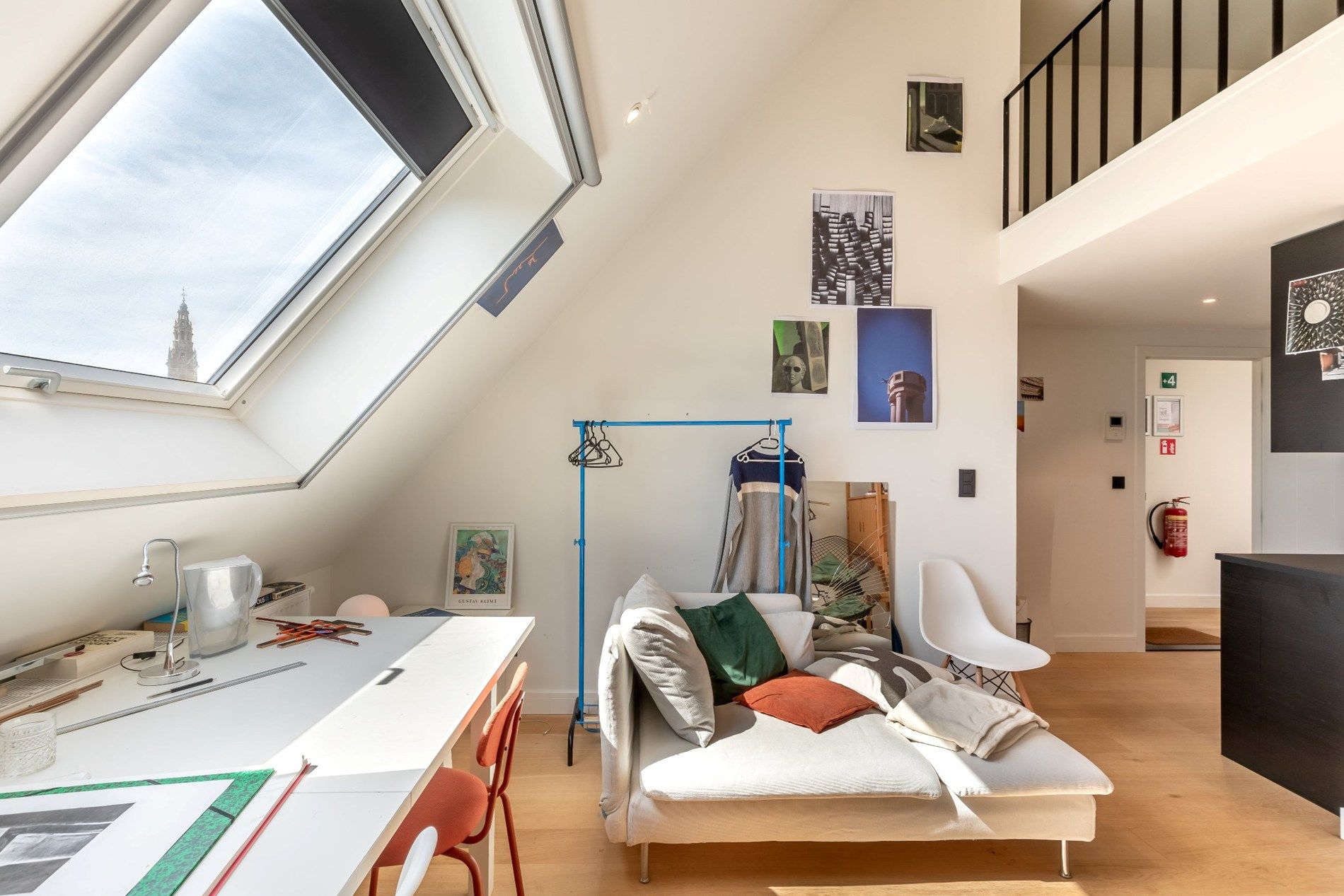 Luxueus afgewerkte studentenkamer met mezzanine  foto {{pictureIndex}}