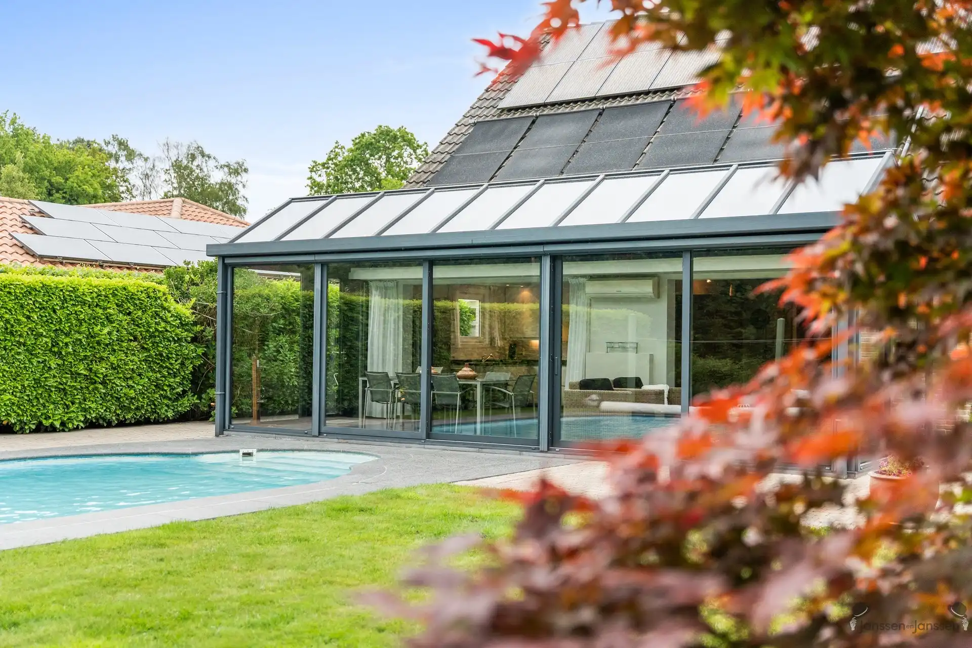 Prachtige lichtrijke villa met 4 slaapkamers op 826m². foto 3