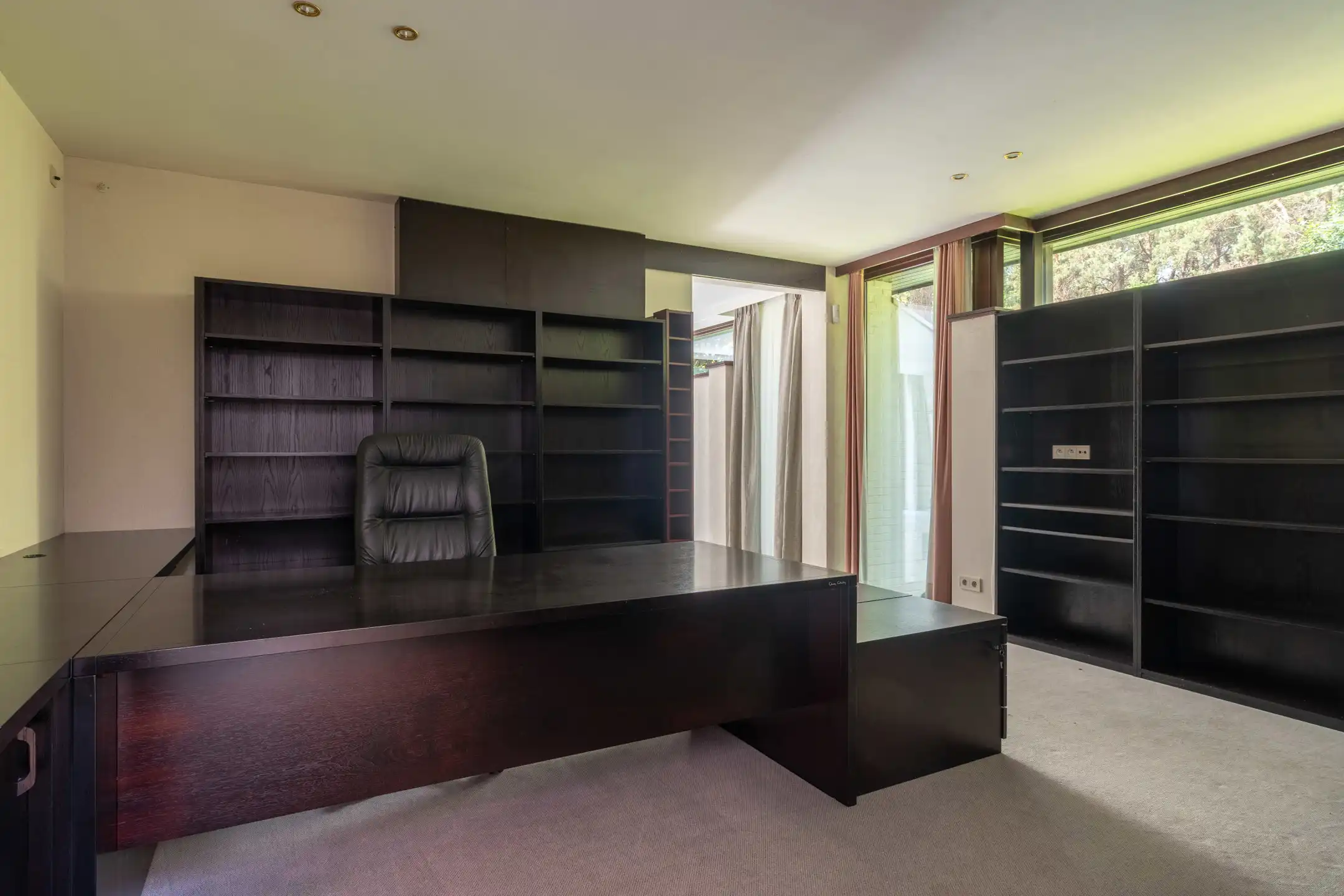 Ruime architectenvilla met 8 slpk's op 1.832 m² te Vosselaar foto 14