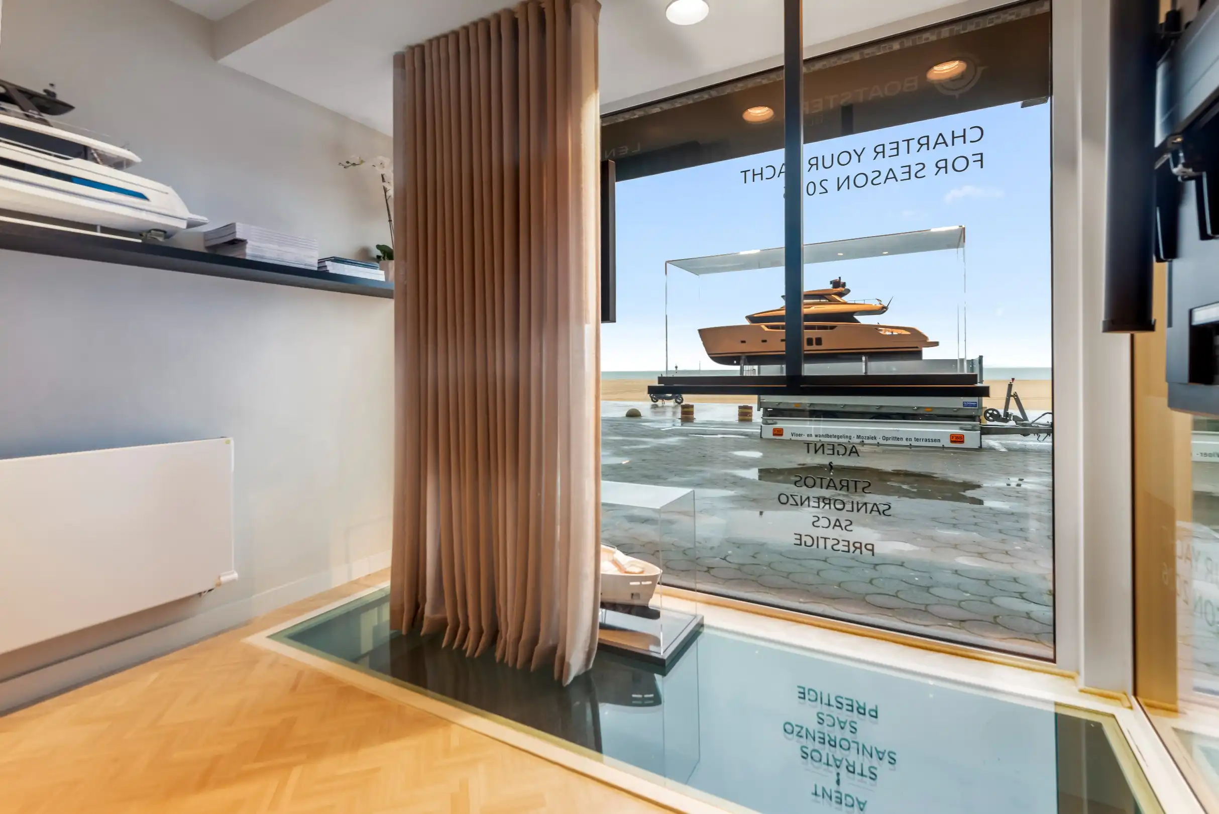 Handelsruimte met studio gelegen op de Zeedijk in het Zoute.  foto 4