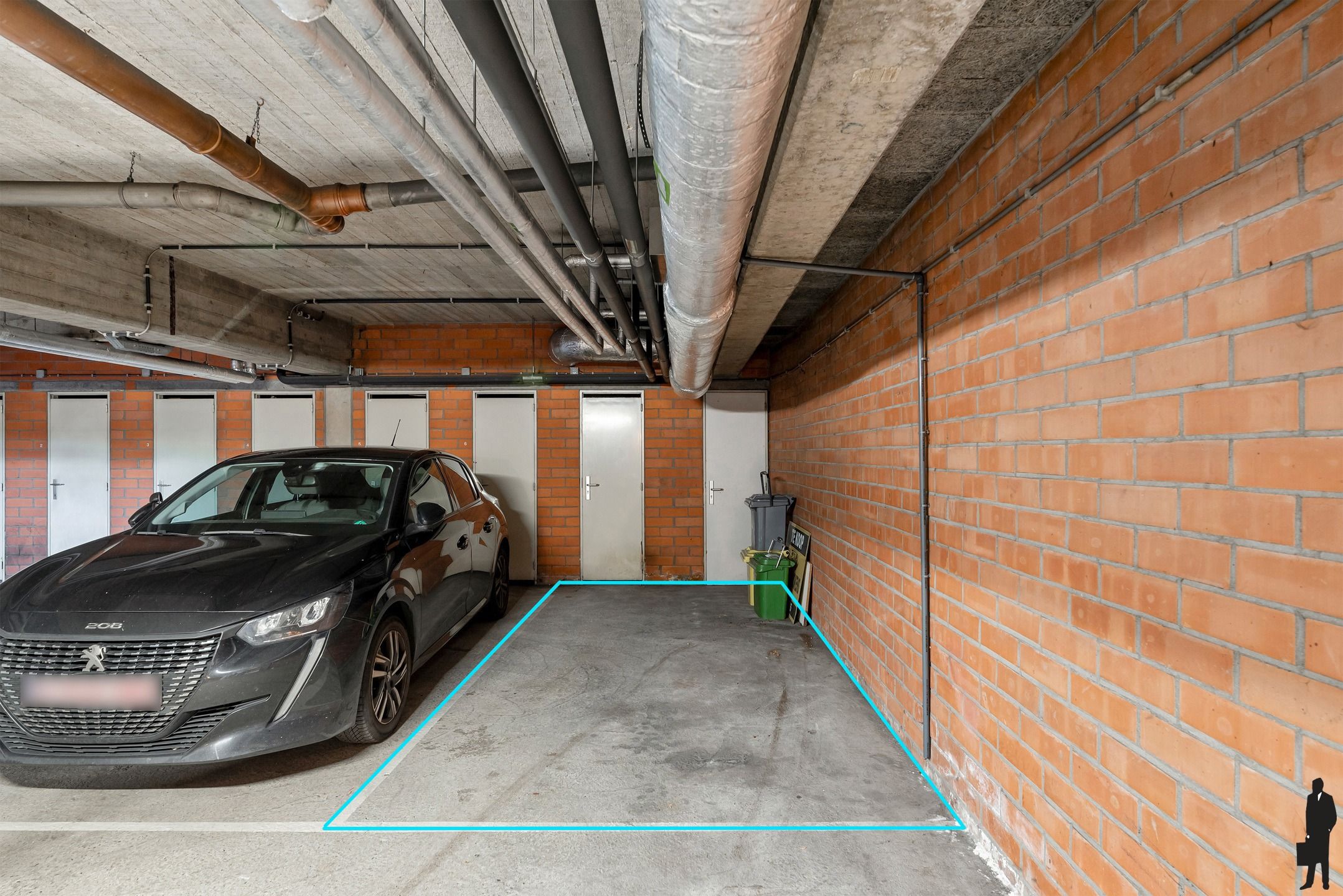 Exclusief appartement van 244m² op de Grote Markt foto 24