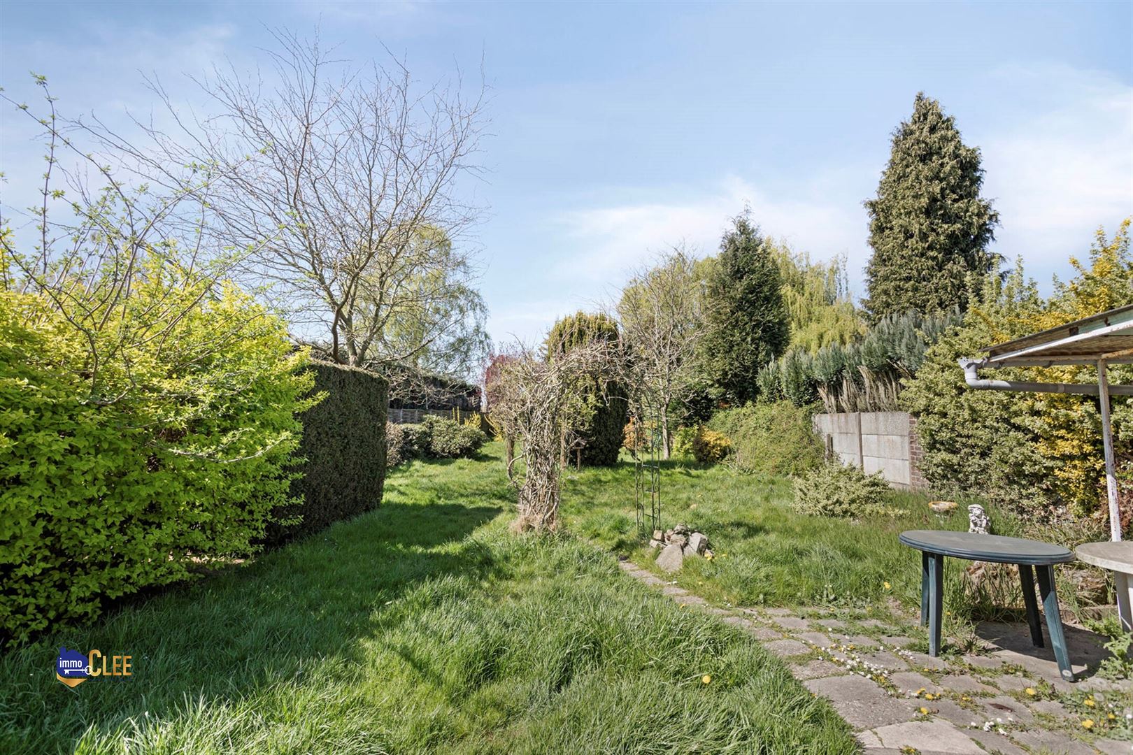 Karaktervolle gezinswoning in Brustem met ruime tuin & veel potentieel foto 23