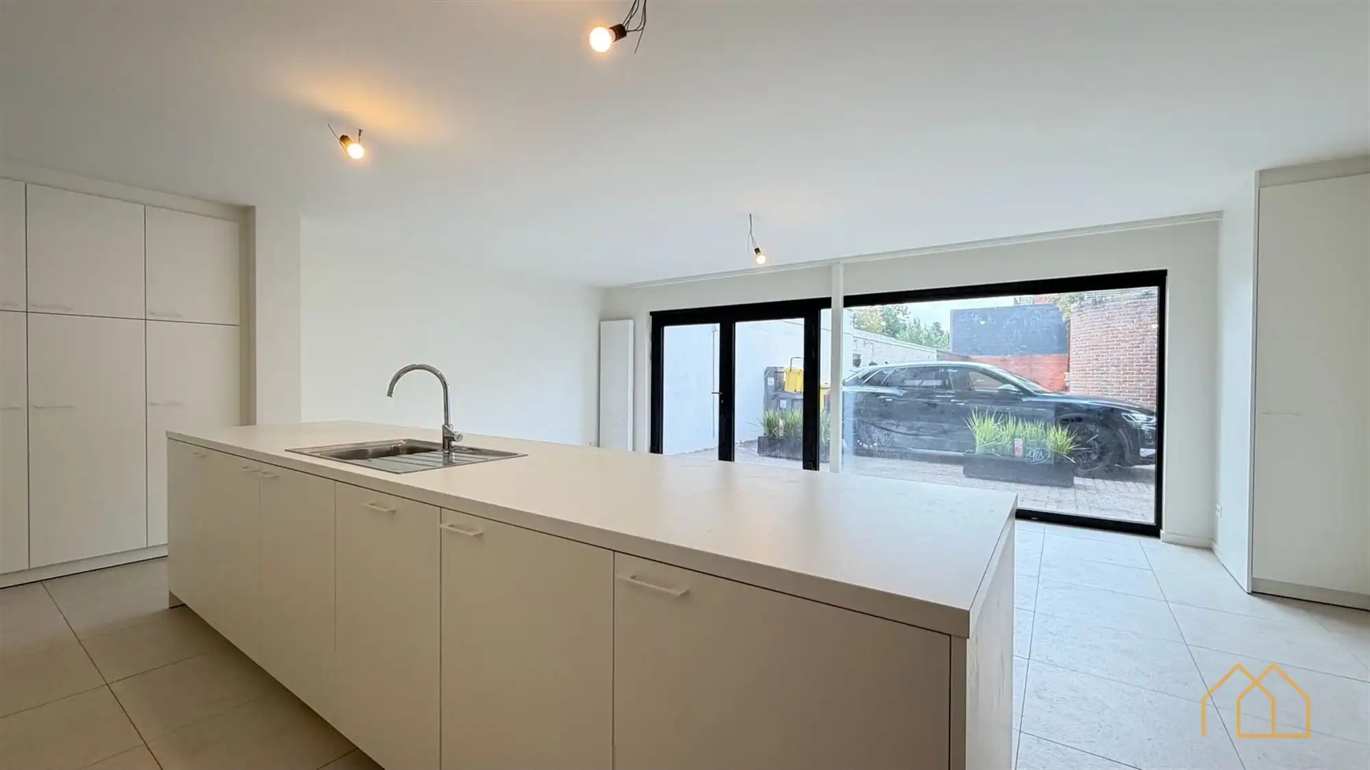 Ruim GLV app met 4slk, terras en carport foto 5