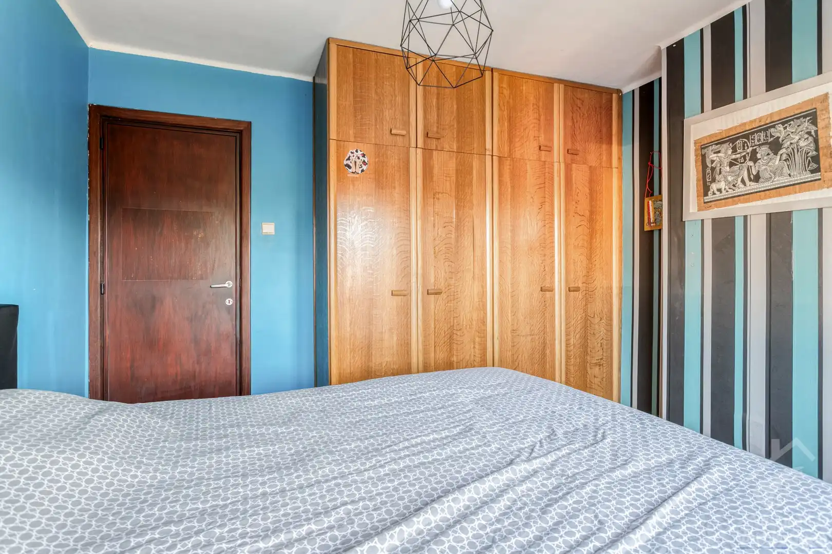 Ruime woning met 5 slaapkamers en 2 parkeerplaatsen foto 14