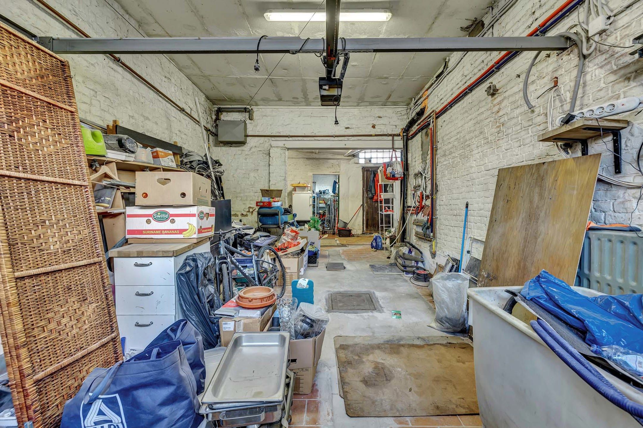 Instapklare woning met ruime tuin en garage foto 23