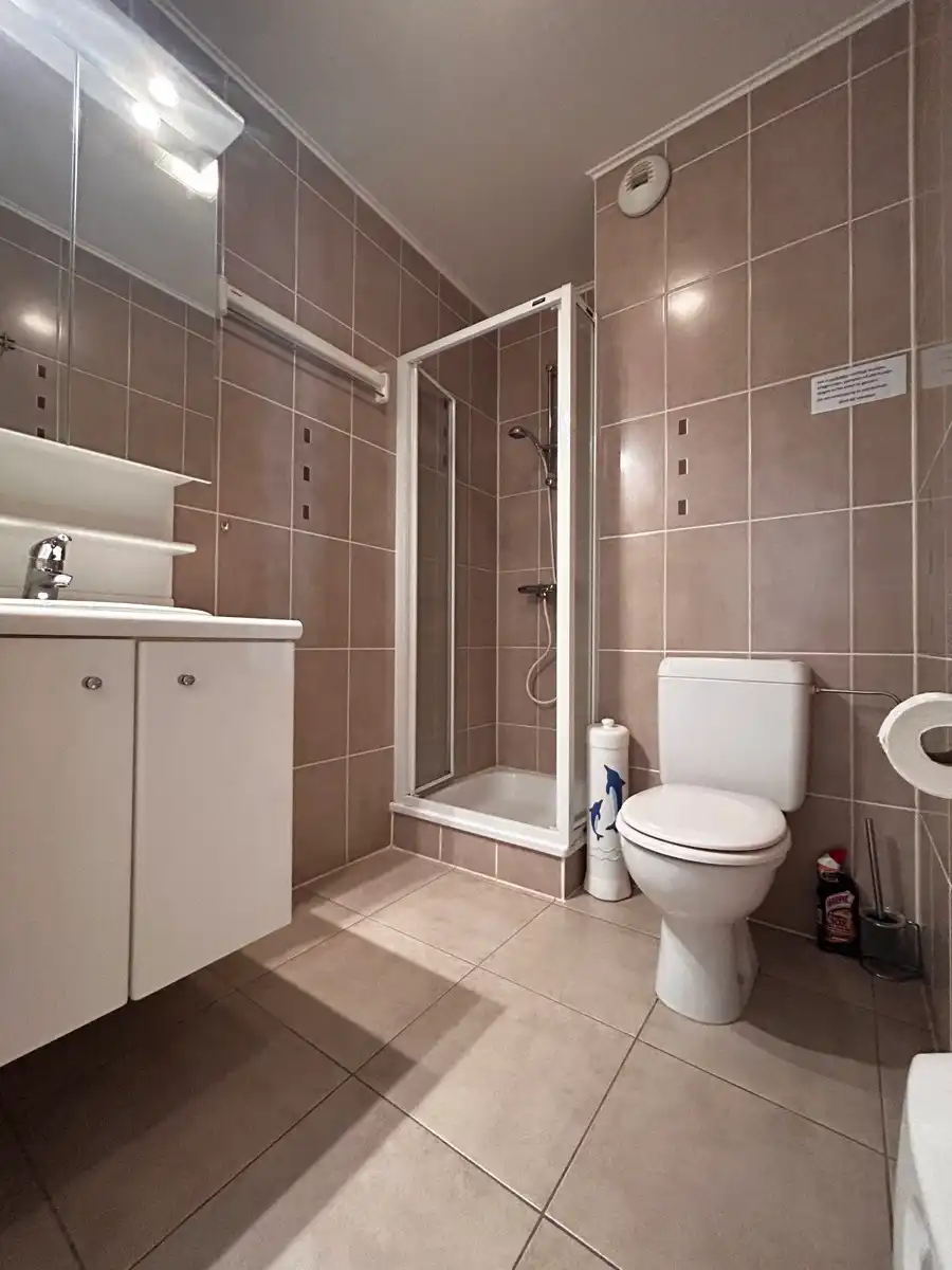 Gemeubelde studio met zijdelings zeezicht in Middelkerke foto 5