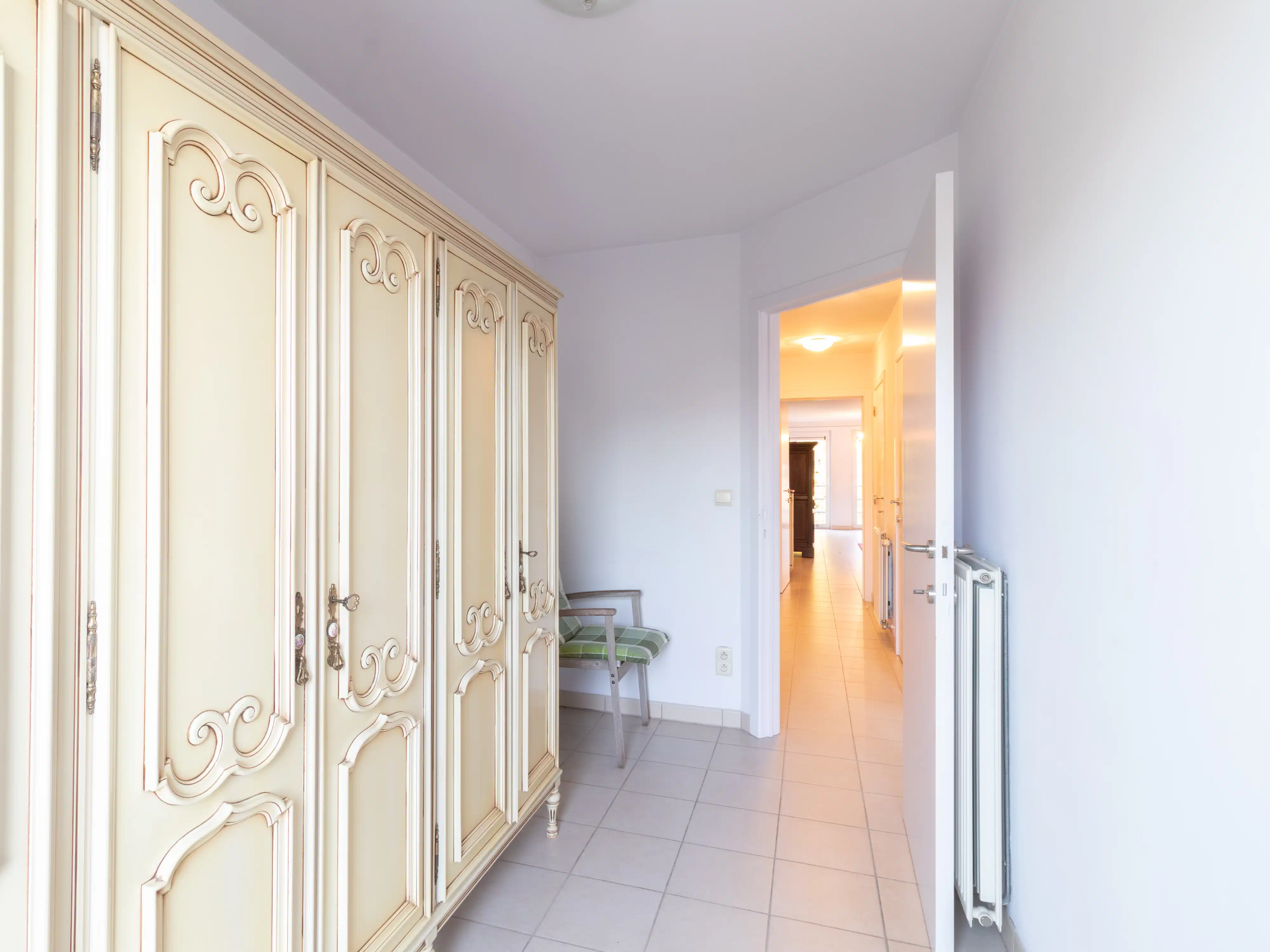 Licht appartement met twee terrassen en autostaanplaats foto 12