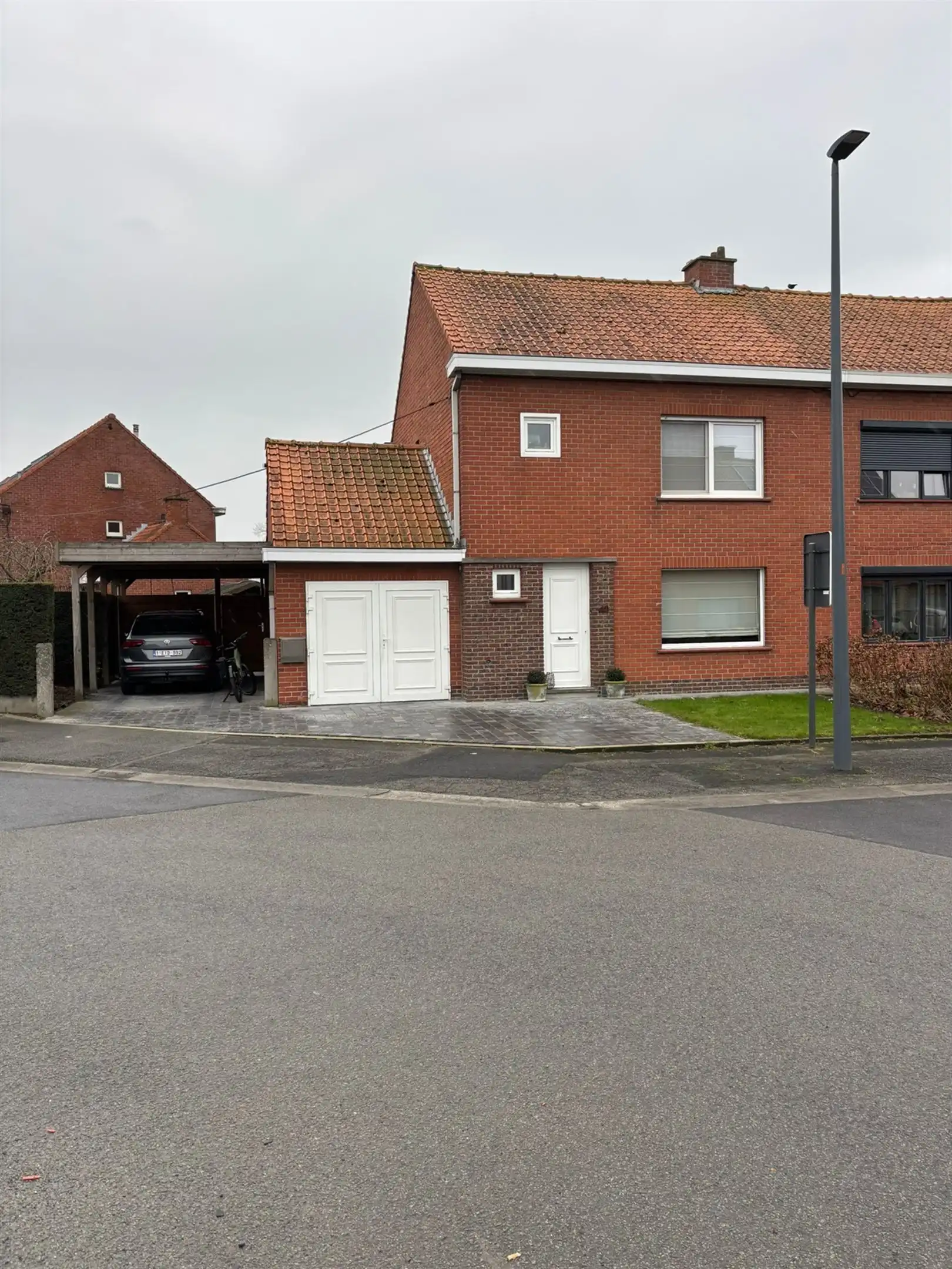 Halfopen bebouwing met 3 slpk's foto 28