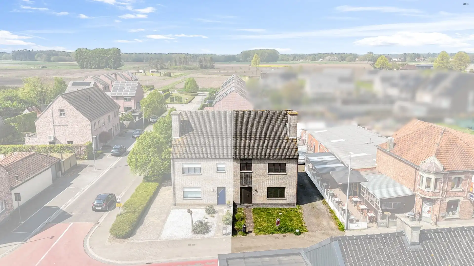 Half open bebouwing op 551m² foto 2