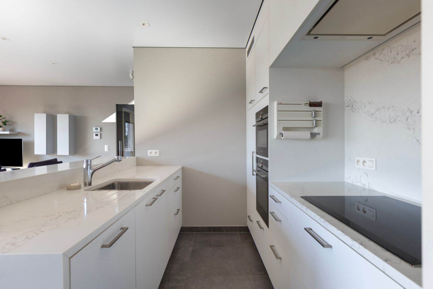 Prachtige ruime penthouse met parkings en terras te Halle foto 6